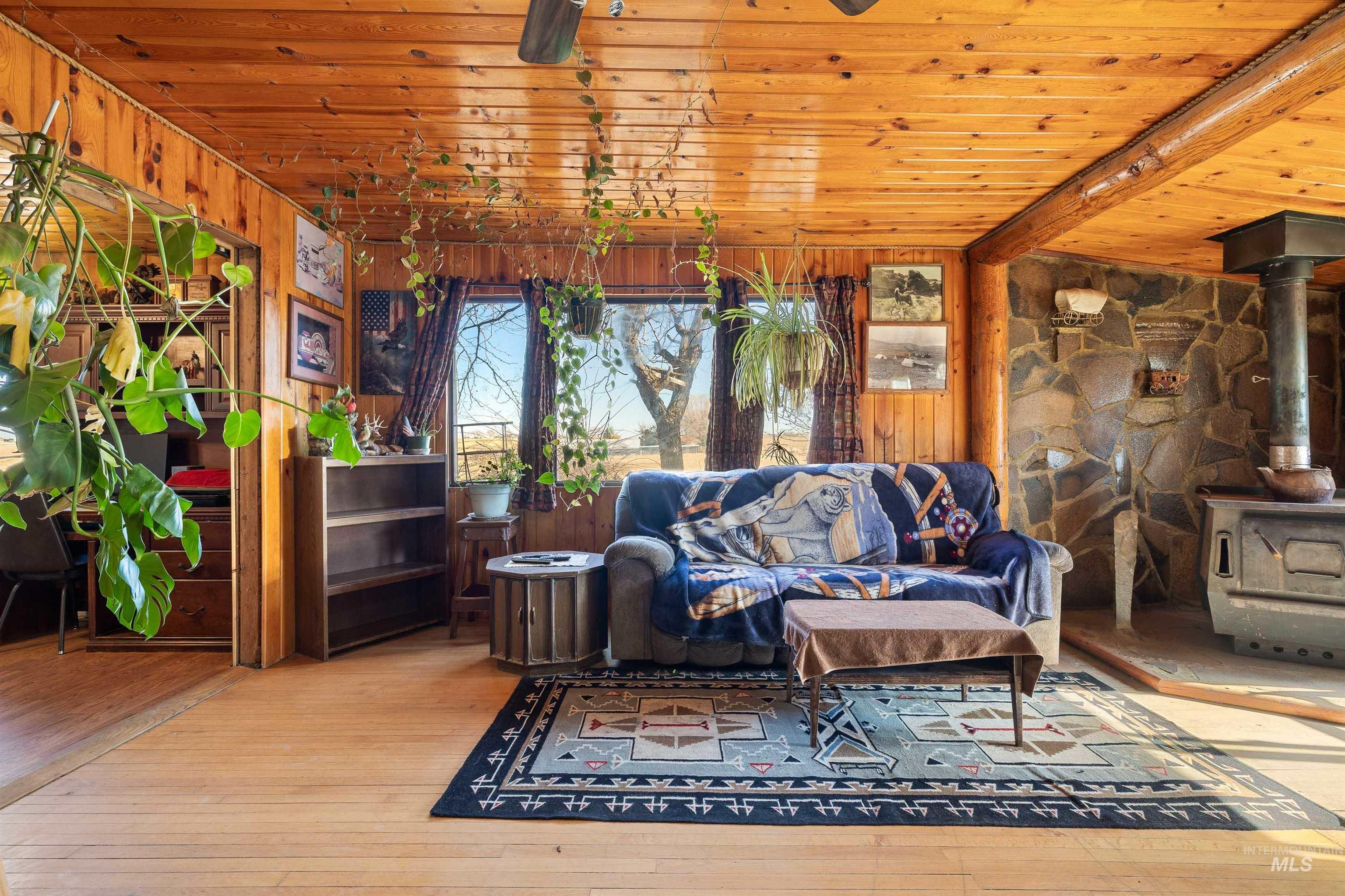 1898 E 3700 n, Filer, Idaho 83328, 2 Bedrooms, 1 Bathroom, Residential For Sale, Price $560,000,MLS 98974285