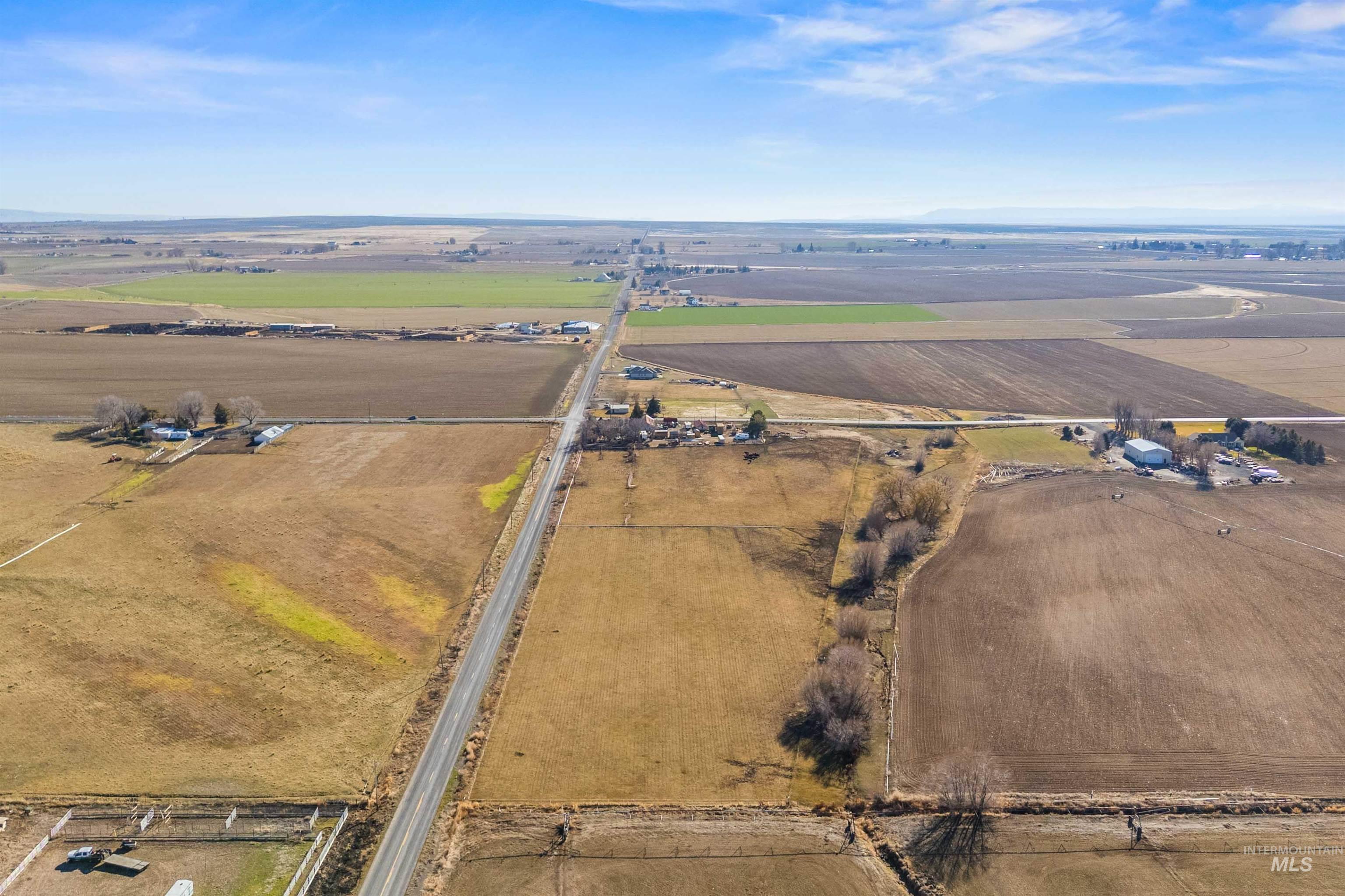 1898 E 3700 n, Filer, Idaho 83328, 2 Bedrooms, 1 Bathroom, Residential For Sale, Price $560,000,MLS 98974285