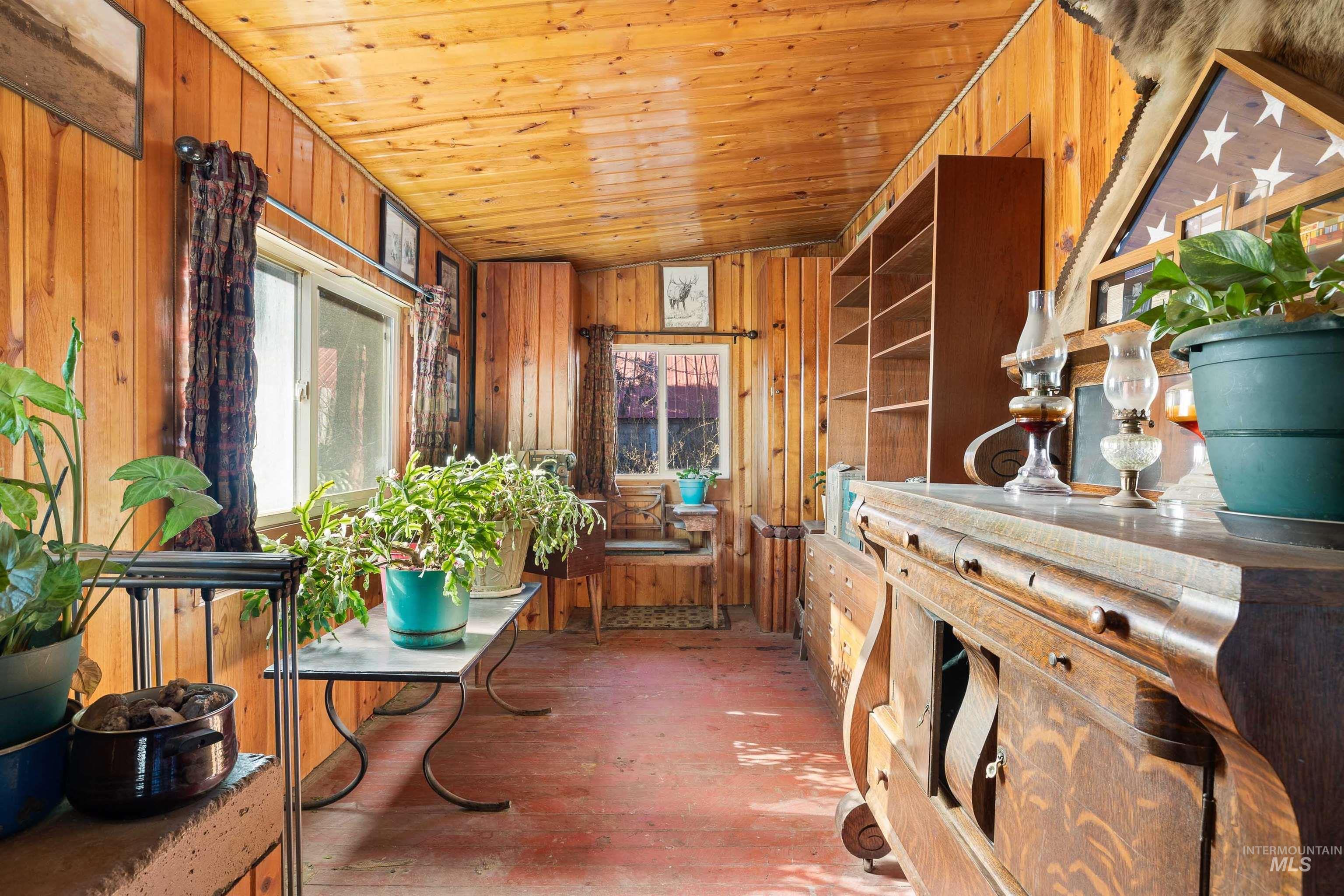 1898 E 3700 N, Filer, Idaho 83328, 2 Bedrooms, 1 Bathroom, Farm & Ranch For Sale, Price $560,000,MLS 98974288