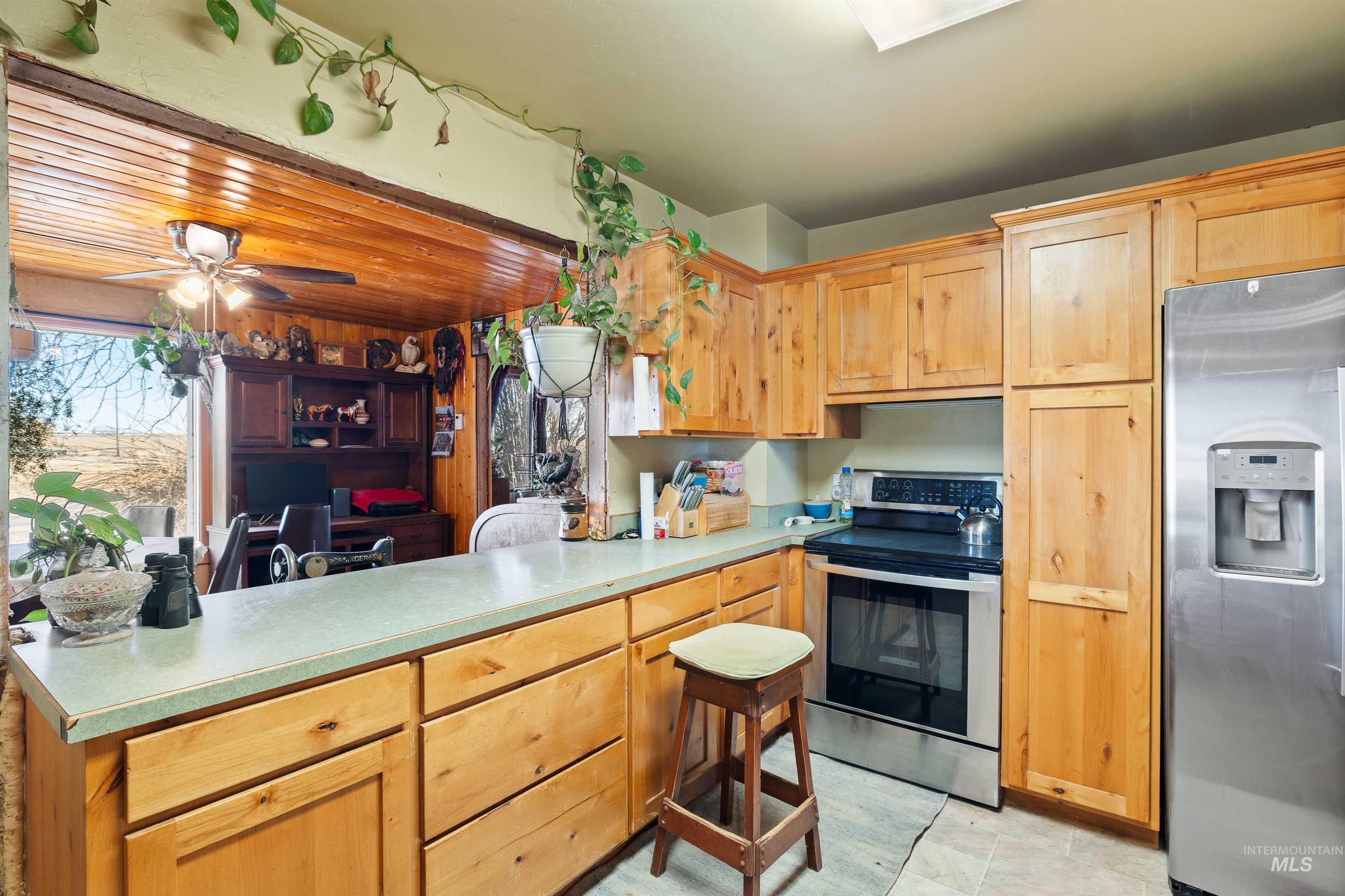 1898 E 3700 N, Filer, Idaho 83328, 2 Bedrooms, 1 Bathroom, Farm & Ranch For Sale, Price $560,000,MLS 98974288