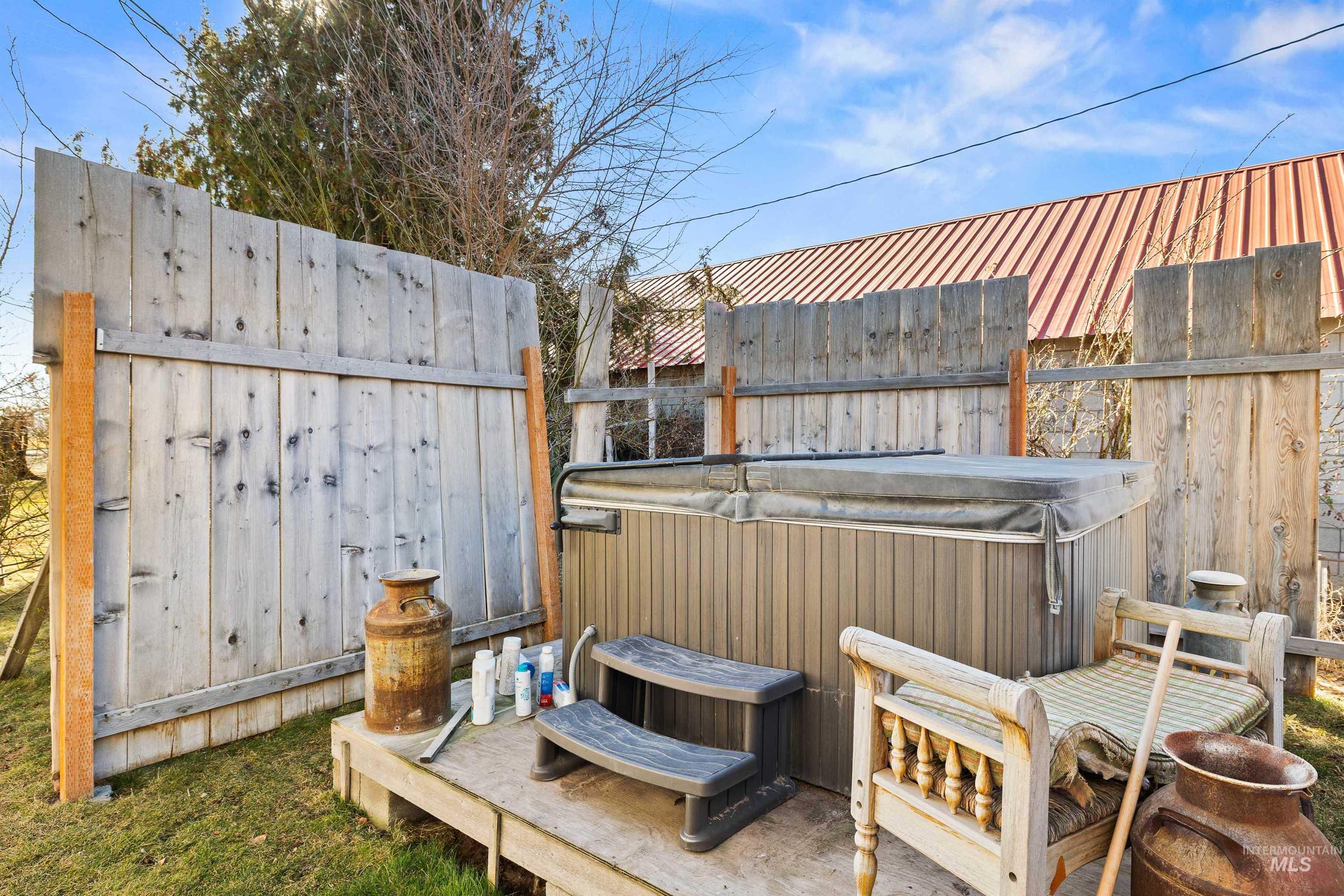 1898 E 3700 N, Filer, Idaho 83328, 2 Bedrooms, 1 Bathroom, Farm & Ranch For Sale, Price $560,000,MLS 98974288