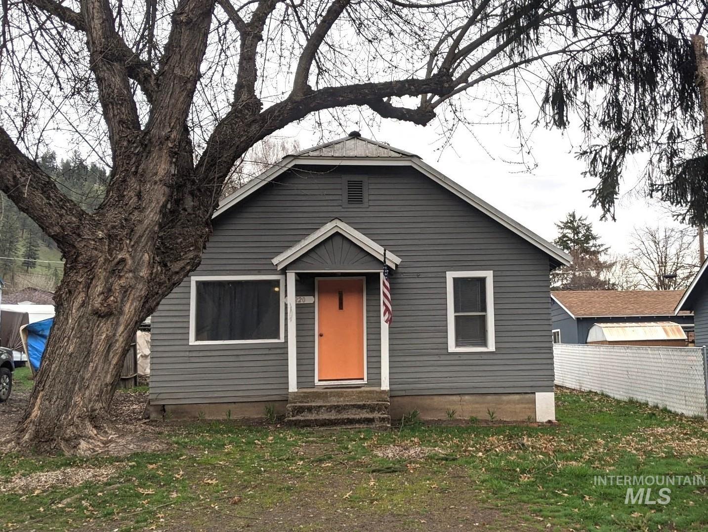 220 N F Street, Orofino, Idaho 83544, 2 Bedrooms, 1 Bathroom, Residential For Sale, Price $215,000,MLS 98974297