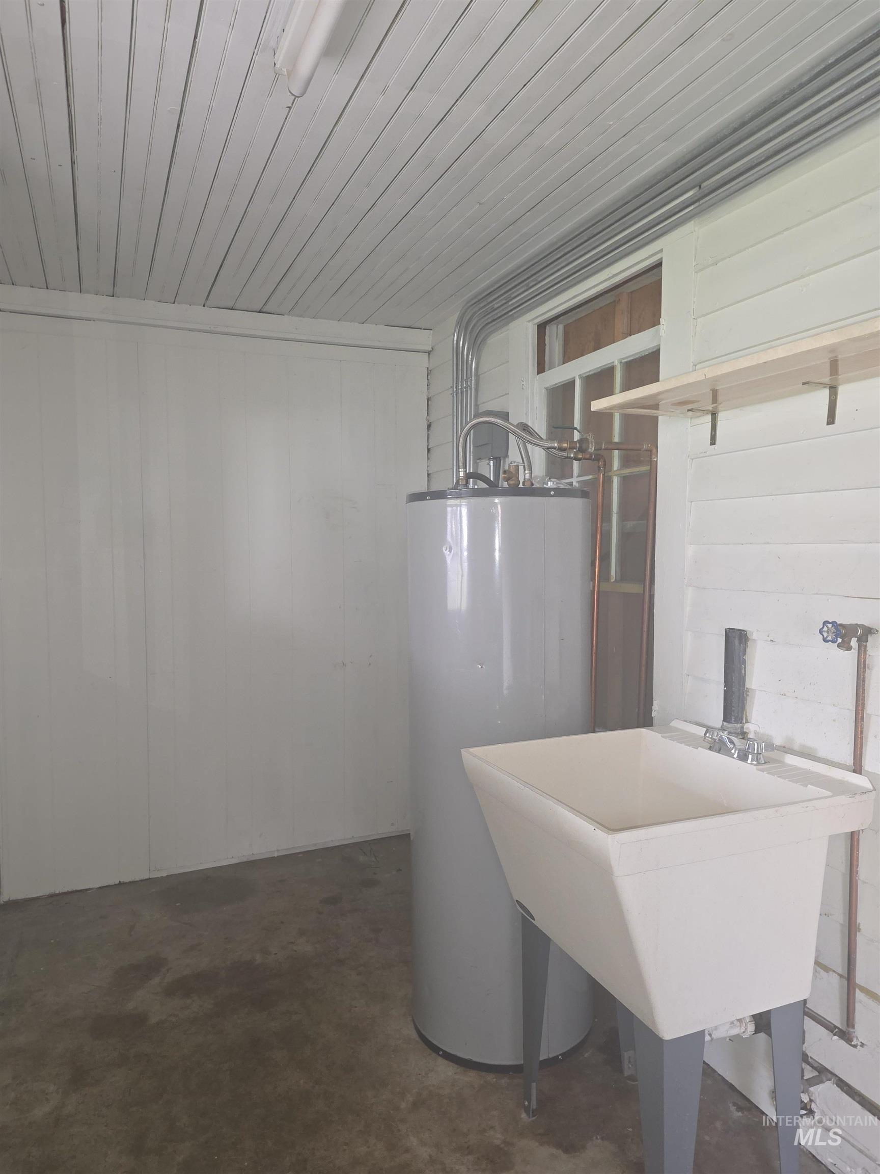 220 N F Street, Orofino, Idaho 83544, 2 Bedrooms, 1 Bathroom, Residential For Sale, Price $215,000,MLS 98974297