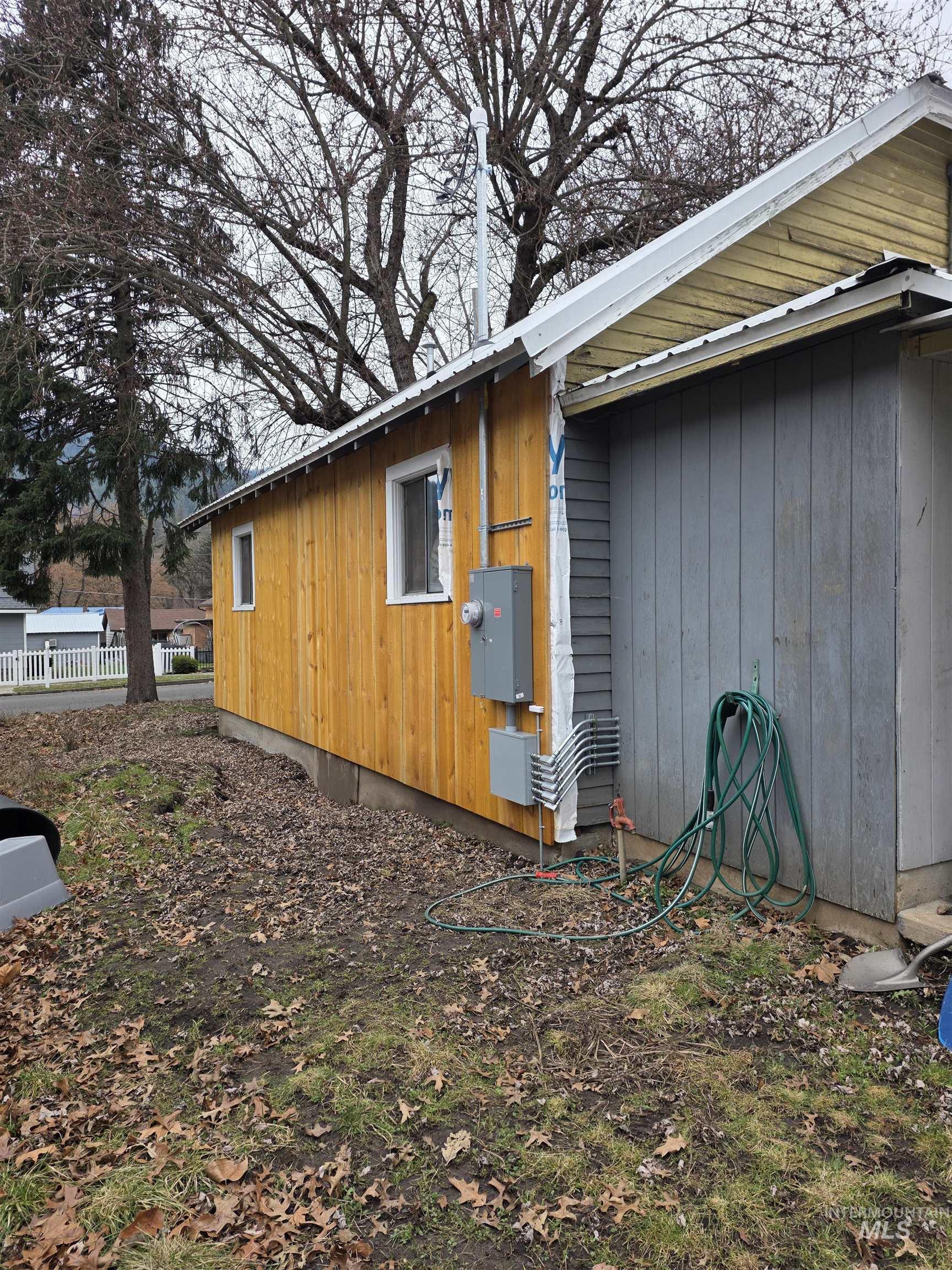 220 N F Street, Orofino, Idaho 83544, 2 Bedrooms, 1 Bathroom, Residential For Sale, Price $215,000,MLS 98974297