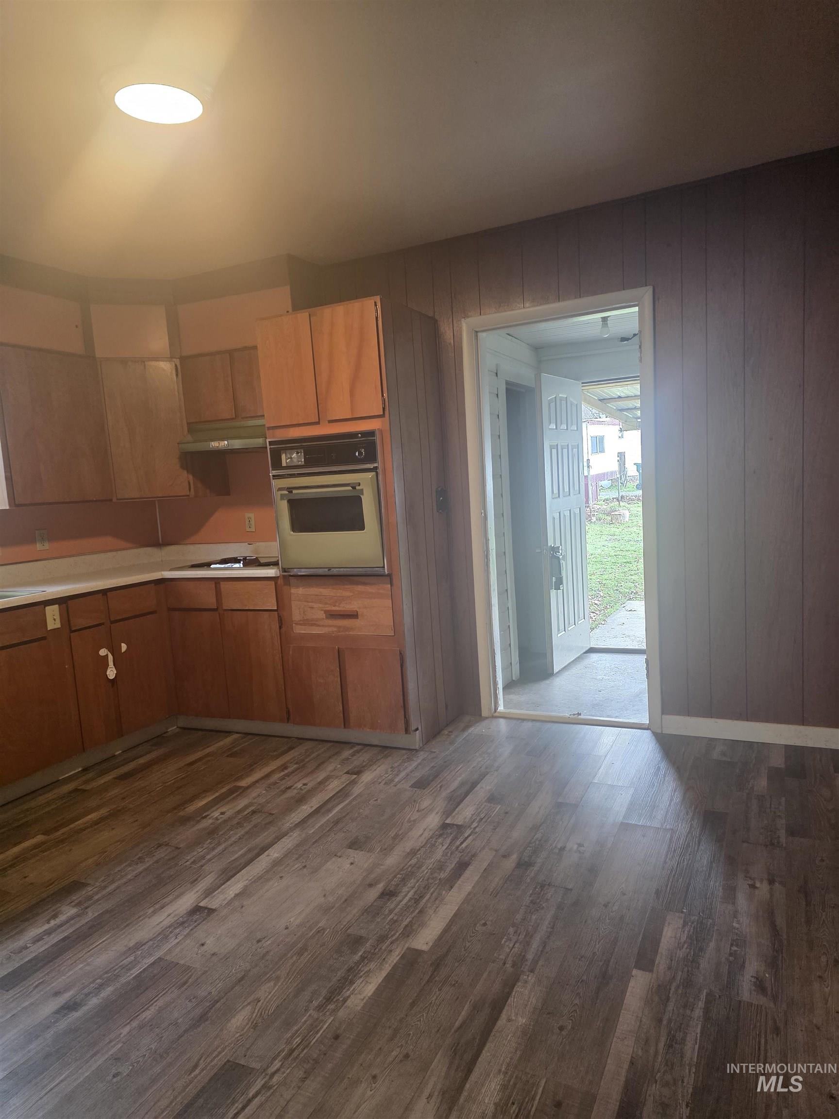 220 N F Street, Orofino, Idaho 83544, 2 Bedrooms, 1 Bathroom, Residential For Sale, Price $215,000,MLS 98974297