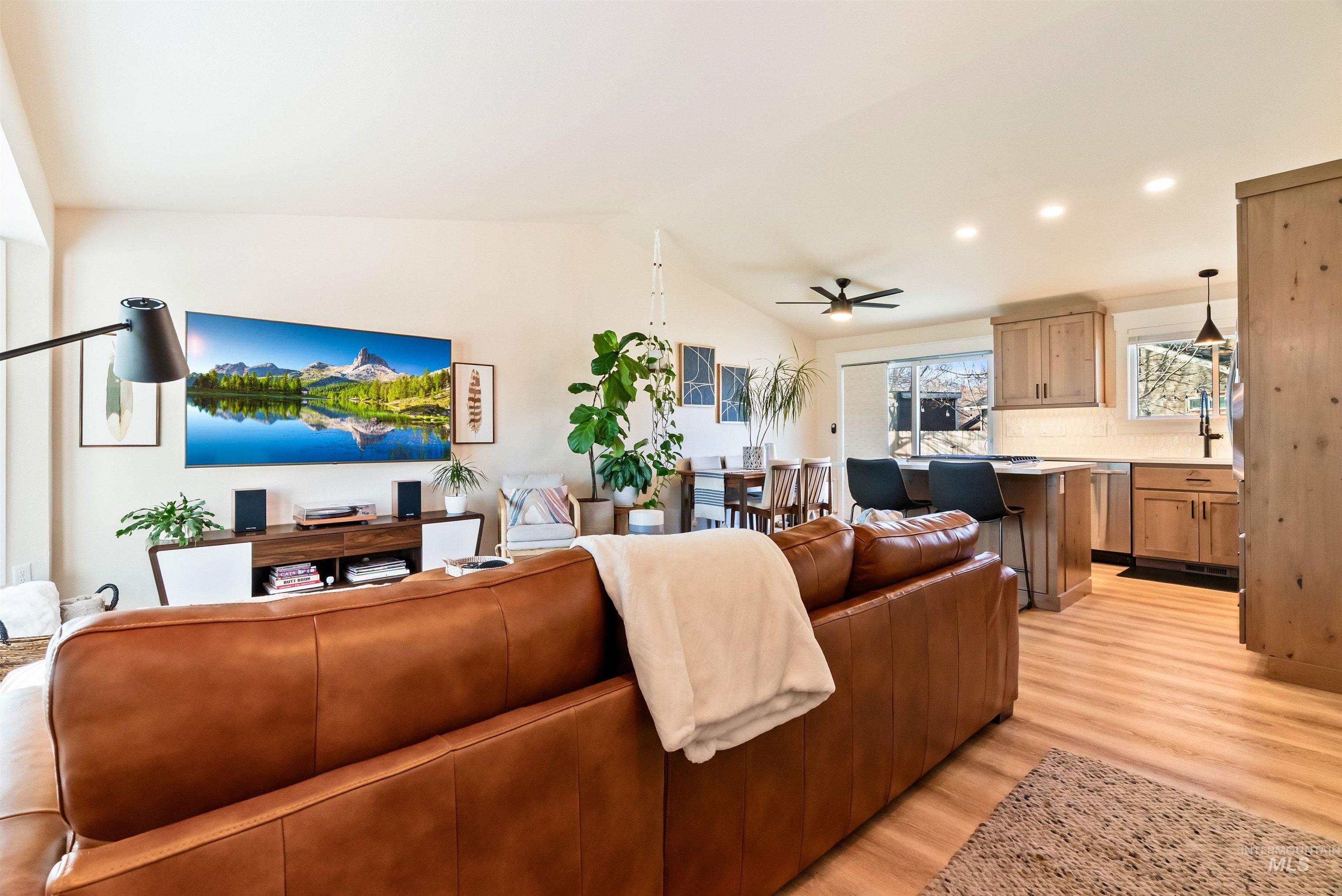 2635 N Welford Pl, Boise, Idaho 83704, 3 Bedrooms, 2 Bathrooms, Residential For Sale, Price $429,900,MLS 98974299