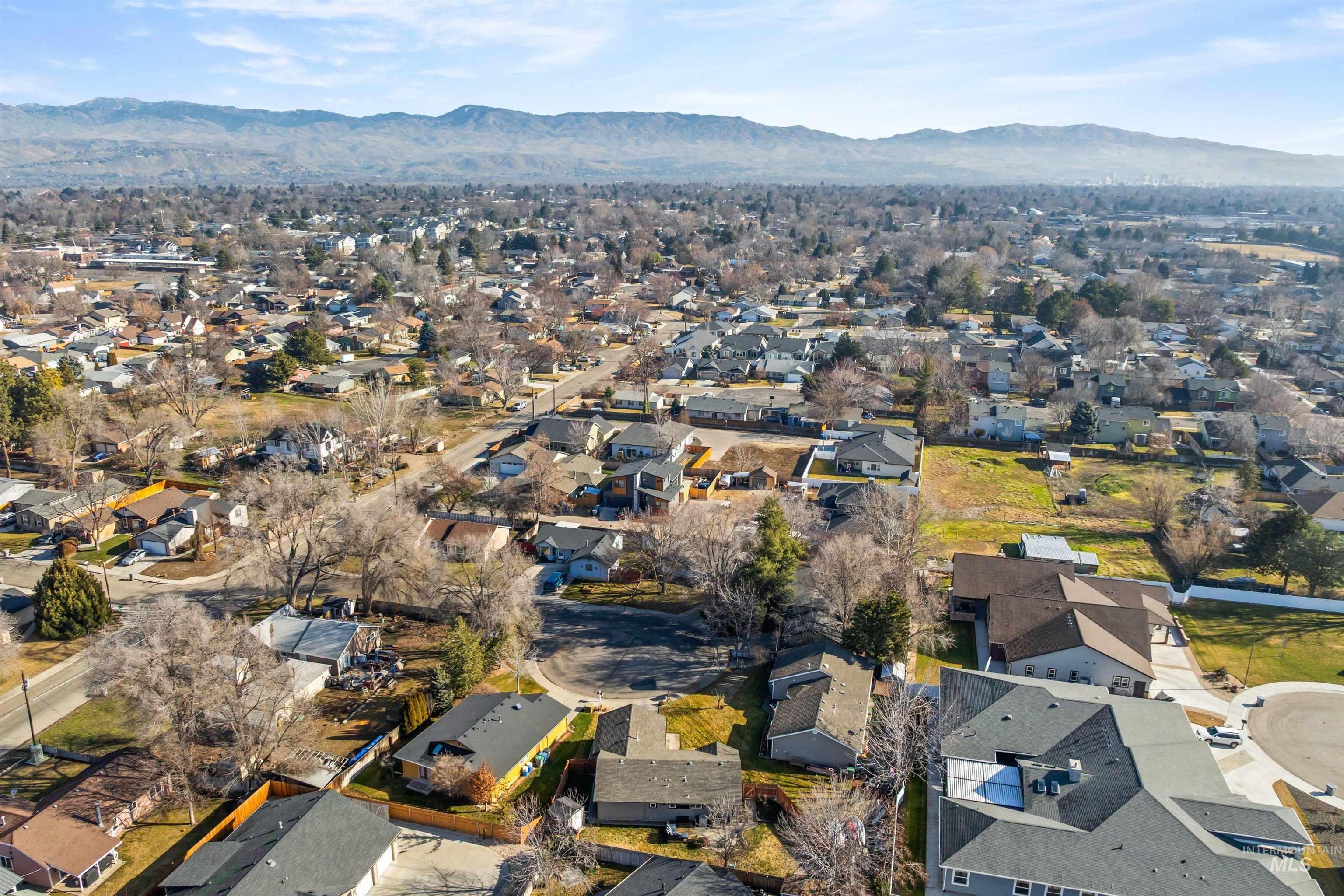 2635 N Welford Pl, Boise, Idaho 83704, 3 Bedrooms, 2 Bathrooms, Residential For Sale, Price $429,900,MLS 98974299