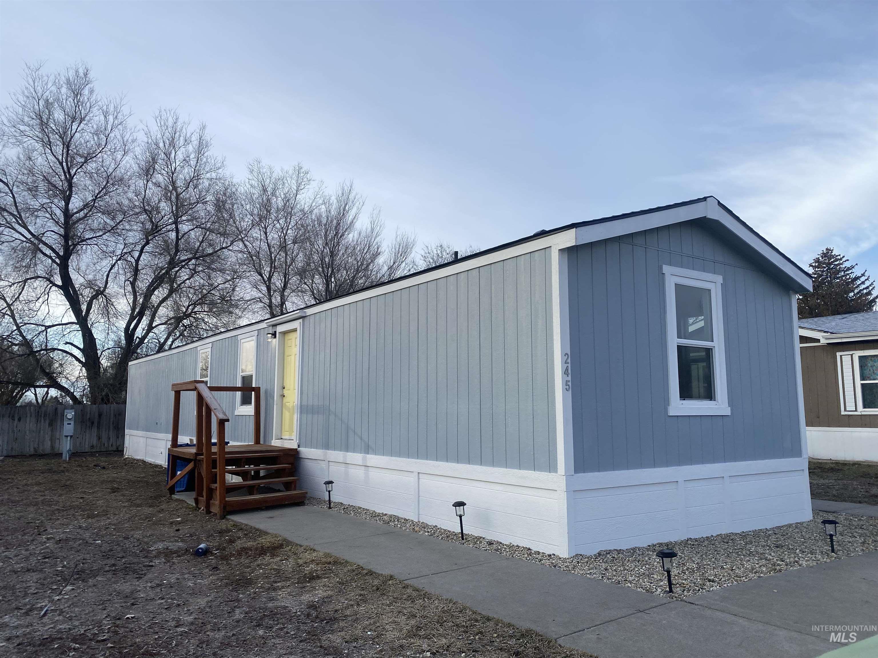 245 SW Dawn Dr, Mountain Home, Idaho 83647, 3 Bedrooms, 2 Bathrooms, Residential For Sale, Price $79,500,MLS 98974301