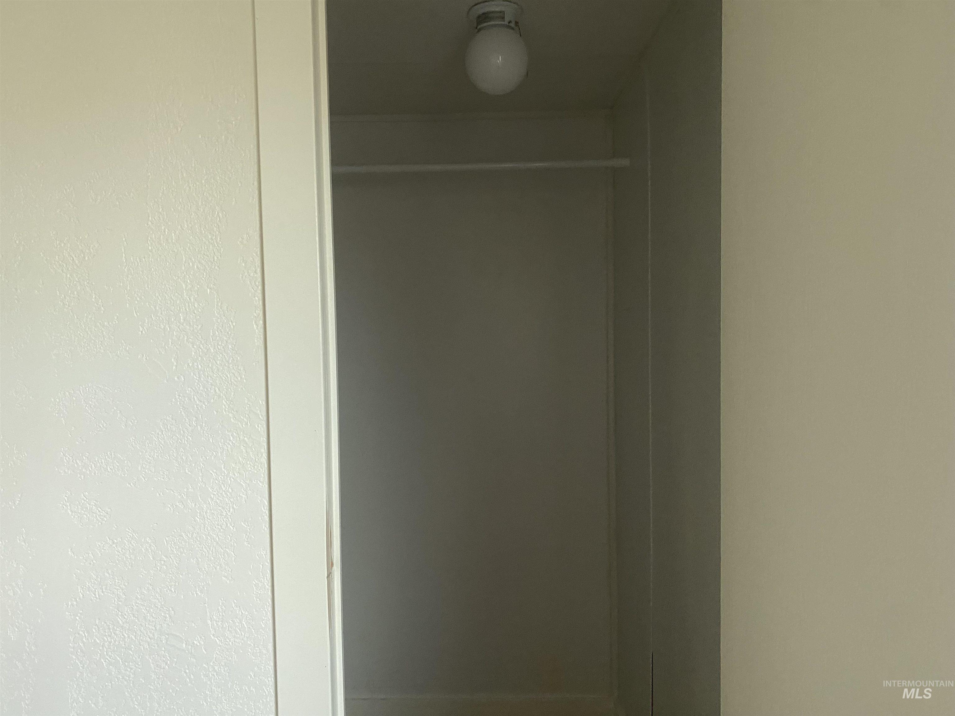 245 SW Dawn Dr, Mountain Home, Idaho 83647, 3 Bedrooms, 2 Bathrooms, Residential For Sale, Price $79,500,MLS 98974301