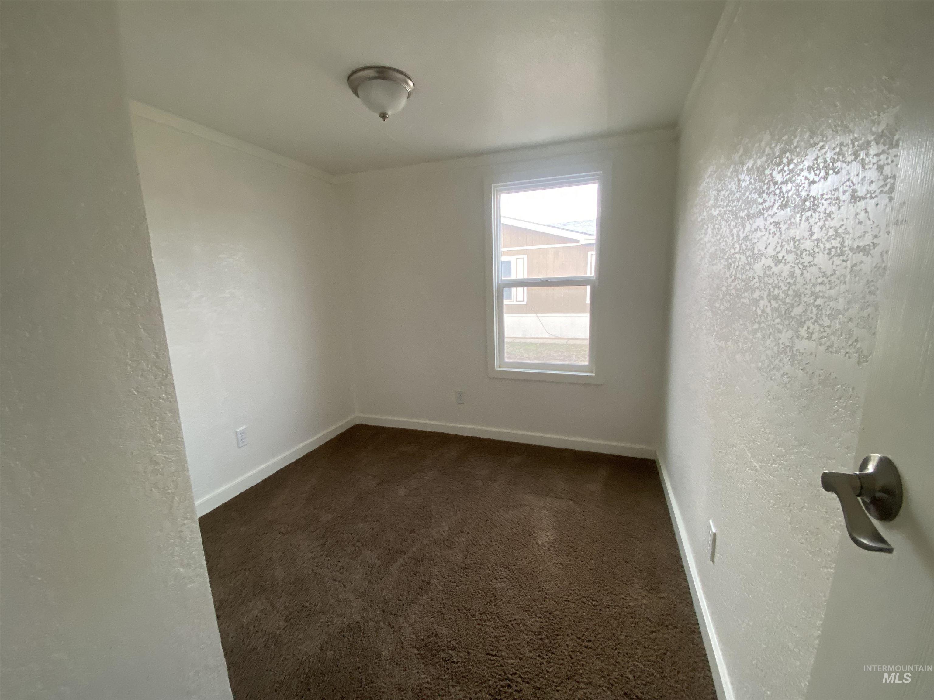 245 SW Dawn Dr, Mountain Home, Idaho 83647, 3 Bedrooms, 2 Bathrooms, Residential For Sale, Price $79,500,MLS 98974301