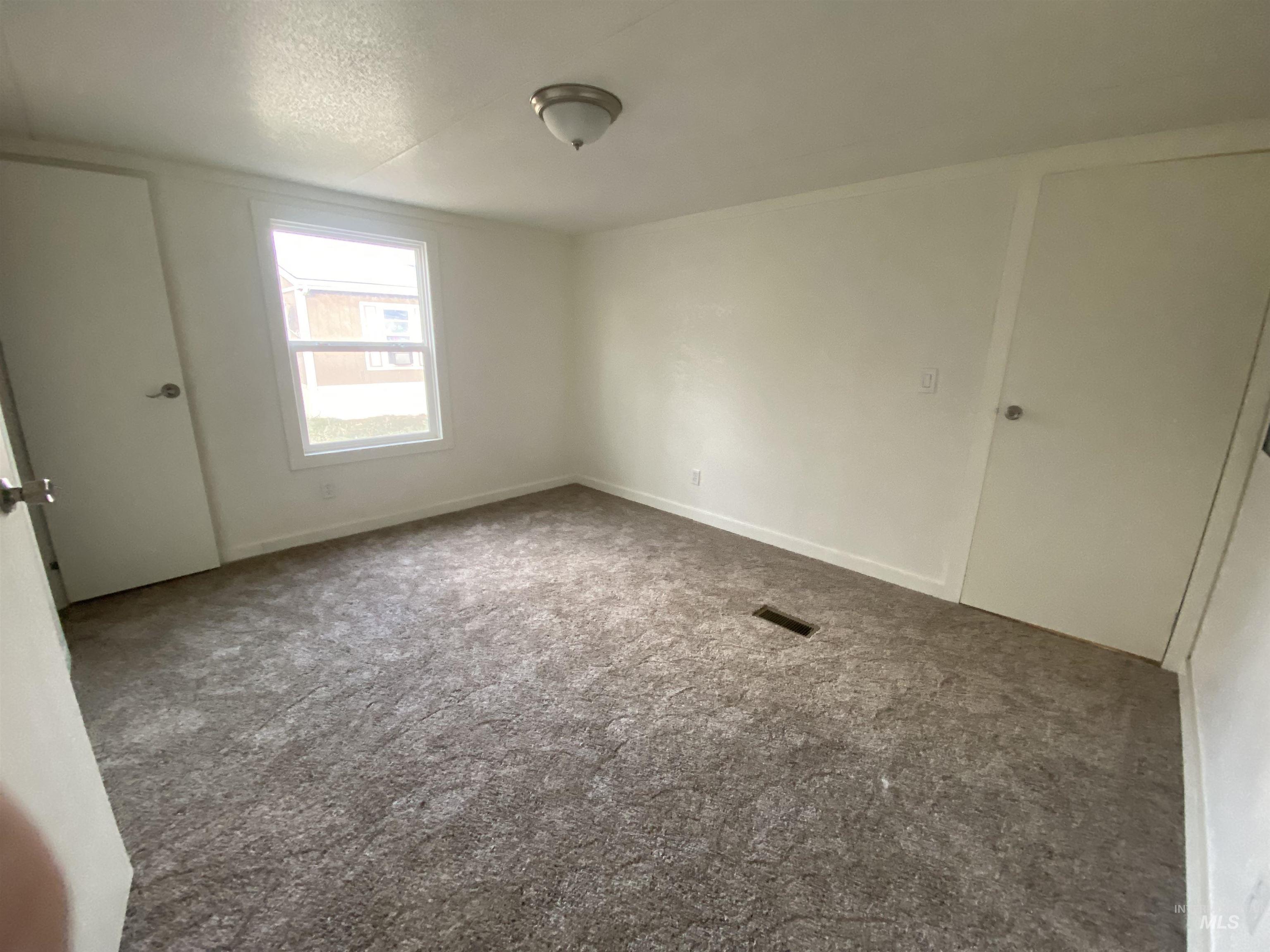 245 SW Dawn Dr, Mountain Home, Idaho 83647, 3 Bedrooms, 2 Bathrooms, Residential For Sale, Price $79,500,MLS 98974301