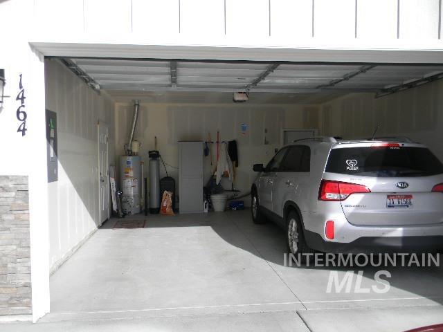 1464 E Prairiefire St, Meridian, Idaho 83646-6570, 2 Bedrooms, 2 Bathrooms, Residential For Sale, Price $460,000,MLS 98974306