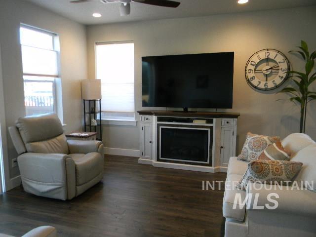 1464 E Prairiefire St, Meridian, Idaho 83646-6570, 2 Bedrooms, 2 Bathrooms, Residential For Sale, Price $460,000,MLS 98974306