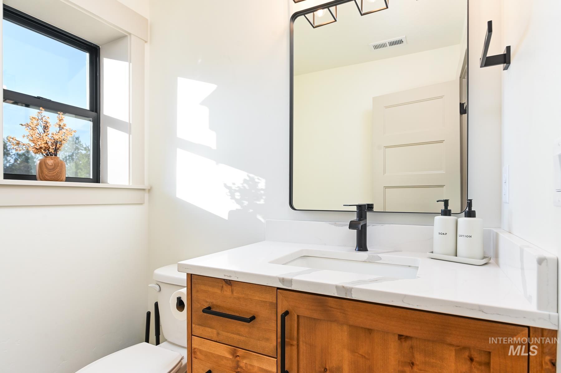 201 W Jug Road, McCall, Idaho 83638, 3 Bedrooms, 3.5 Bathrooms, Residential For Sale, Price $1,625,000,MLS 98974308