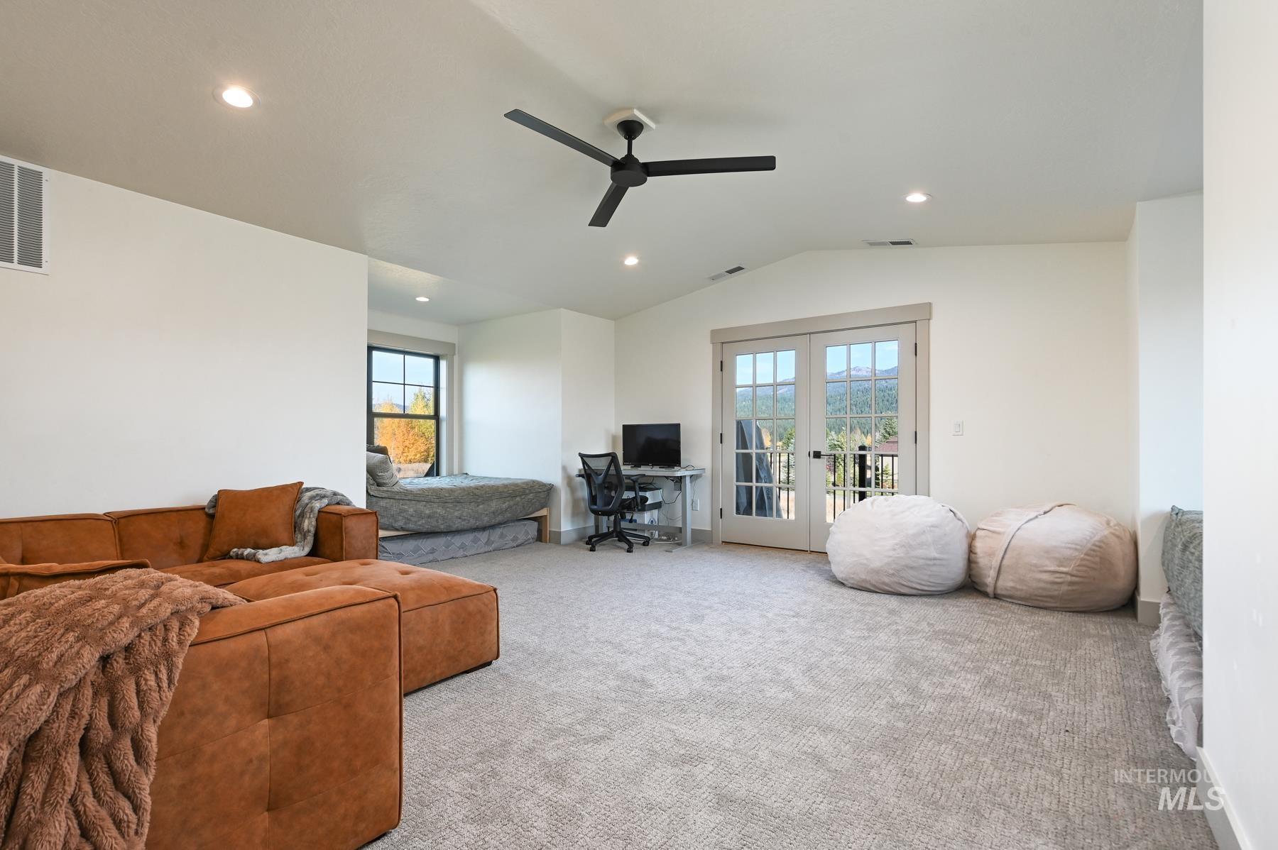 201 W Jug Road, McCall, Idaho 83638, 3 Bedrooms, 3.5 Bathrooms, Residential For Sale, Price $1,625,000,MLS 98974308