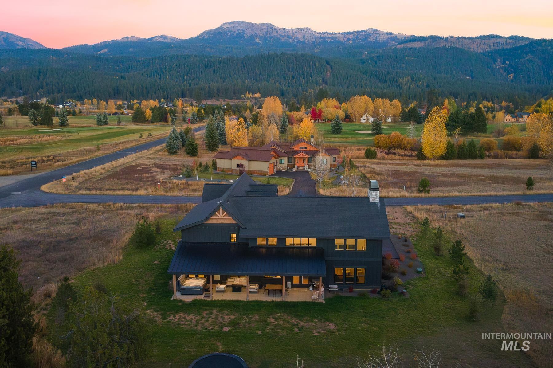 201 W Jug Road, McCall, Idaho 83638, 3 Bedrooms, 3.5 Bathrooms, Residential For Sale, Price $1,625,000,MLS 98974308