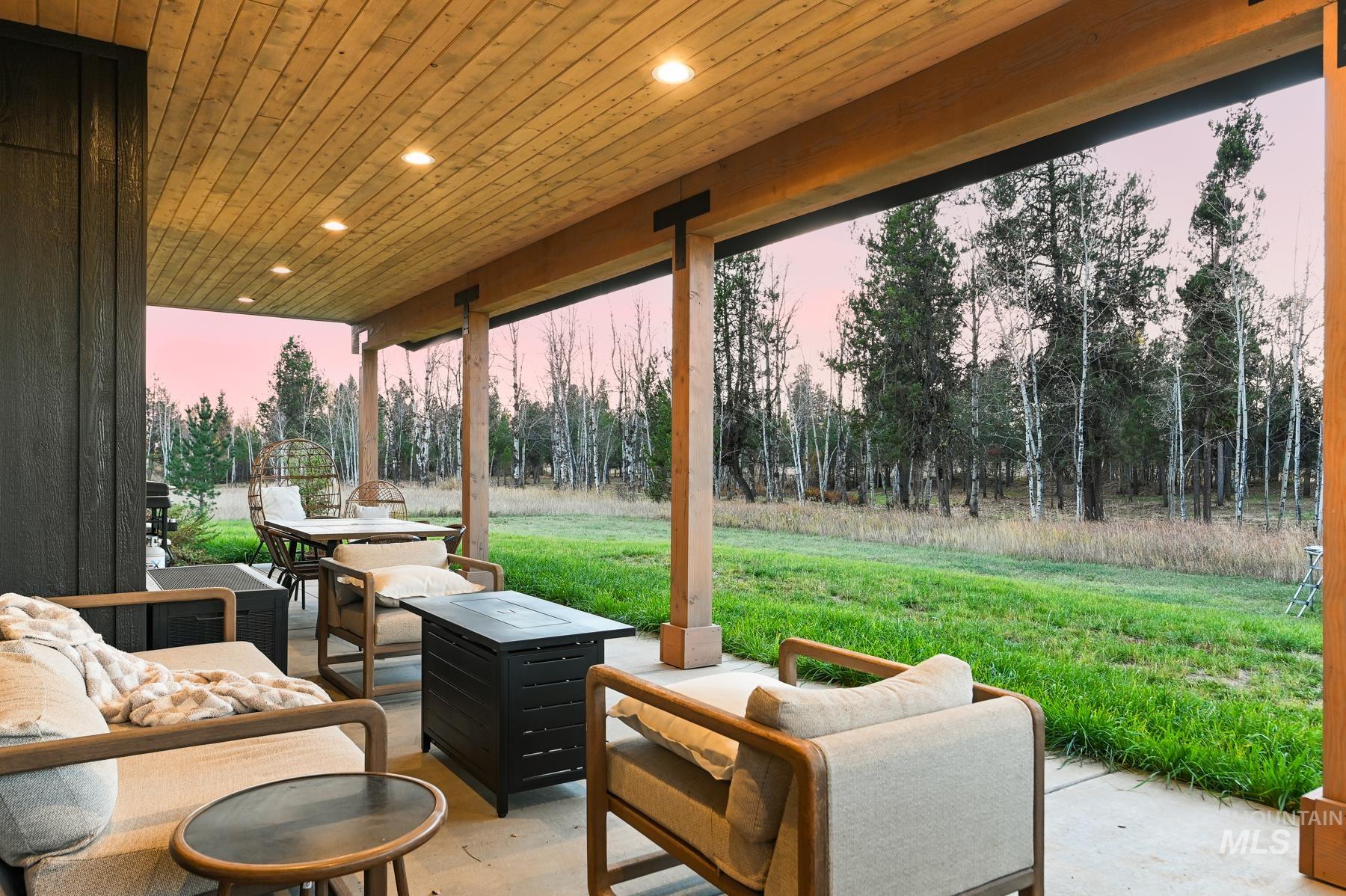 201 W Jug Road, McCall, Idaho 83638, 3 Bedrooms, 3.5 Bathrooms, Residential For Sale, Price $1,625,000,MLS 98974308