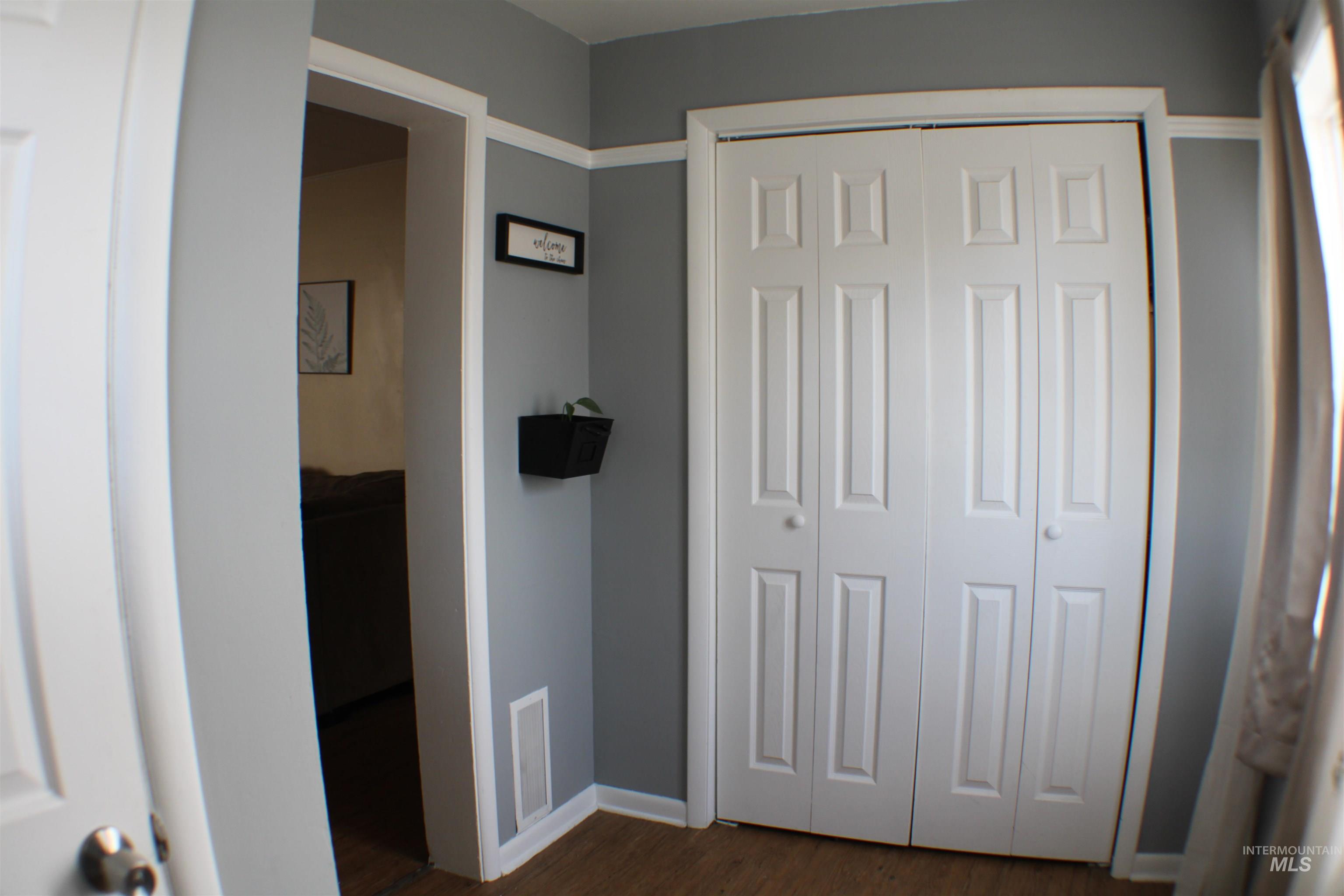 127 E Garfield Ave, Glenns Ferry, Idaho 83623, 4 Bedrooms, 1 Bathroom, Residential For Sale, Price $290,000,MLS 98974311