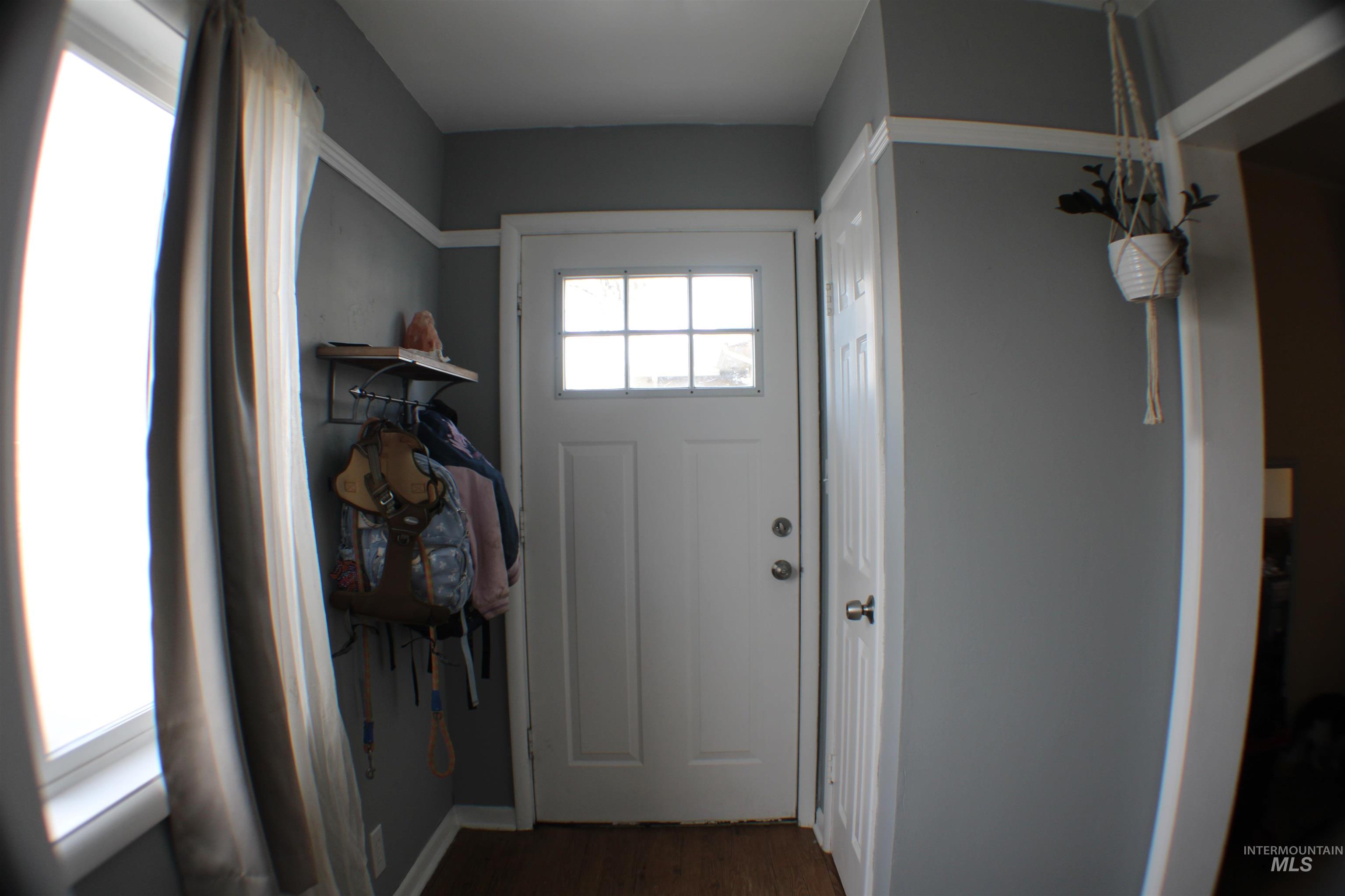 127 E Garfield Ave, Glenns Ferry, Idaho 83623, 4 Bedrooms, 1 Bathroom, Residential For Sale, Price $290,000,MLS 98974311