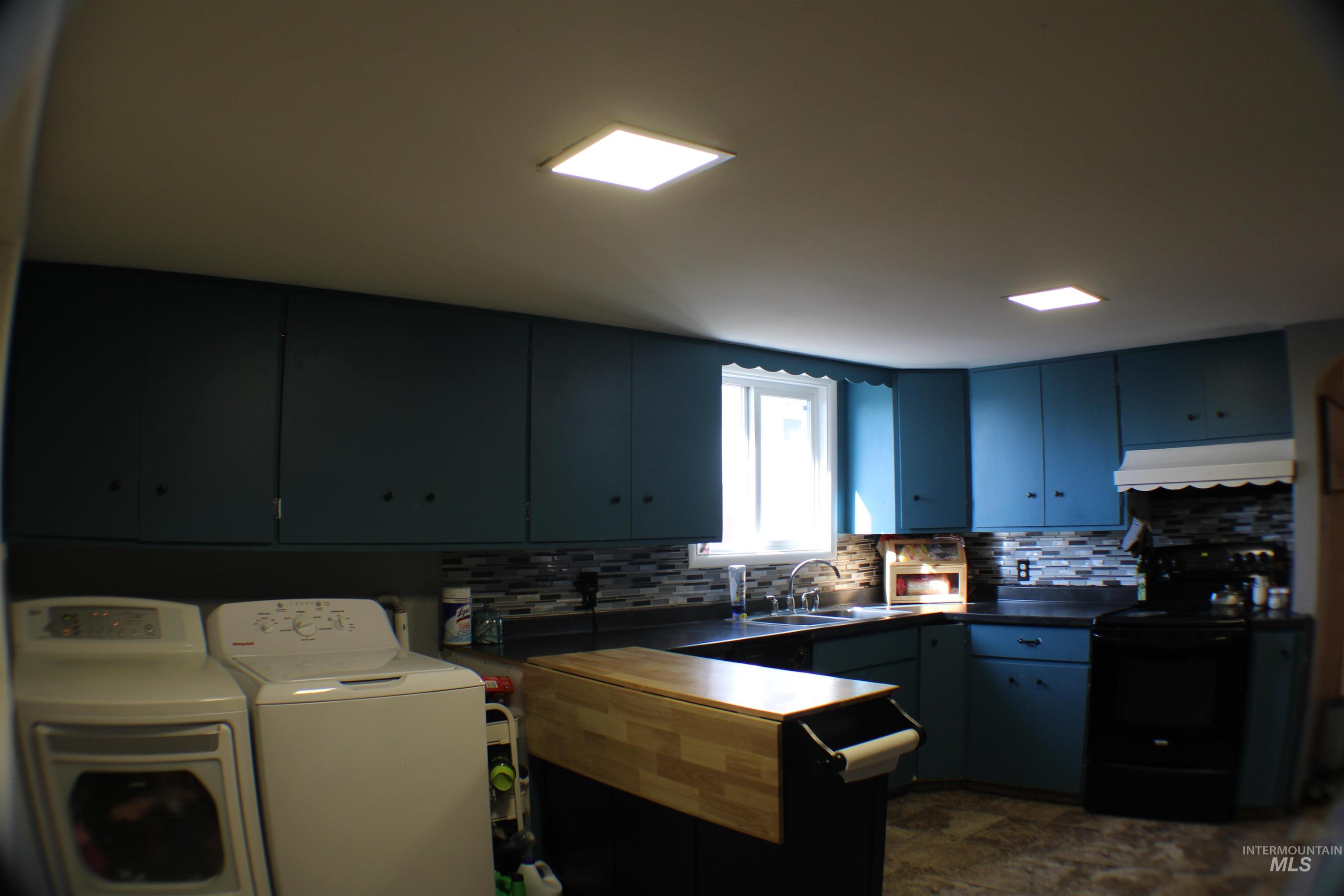 127 E Garfield Ave, Glenns Ferry, Idaho 83623, 4 Bedrooms, 1 Bathroom, Residential For Sale, Price $290,000,MLS 98974311