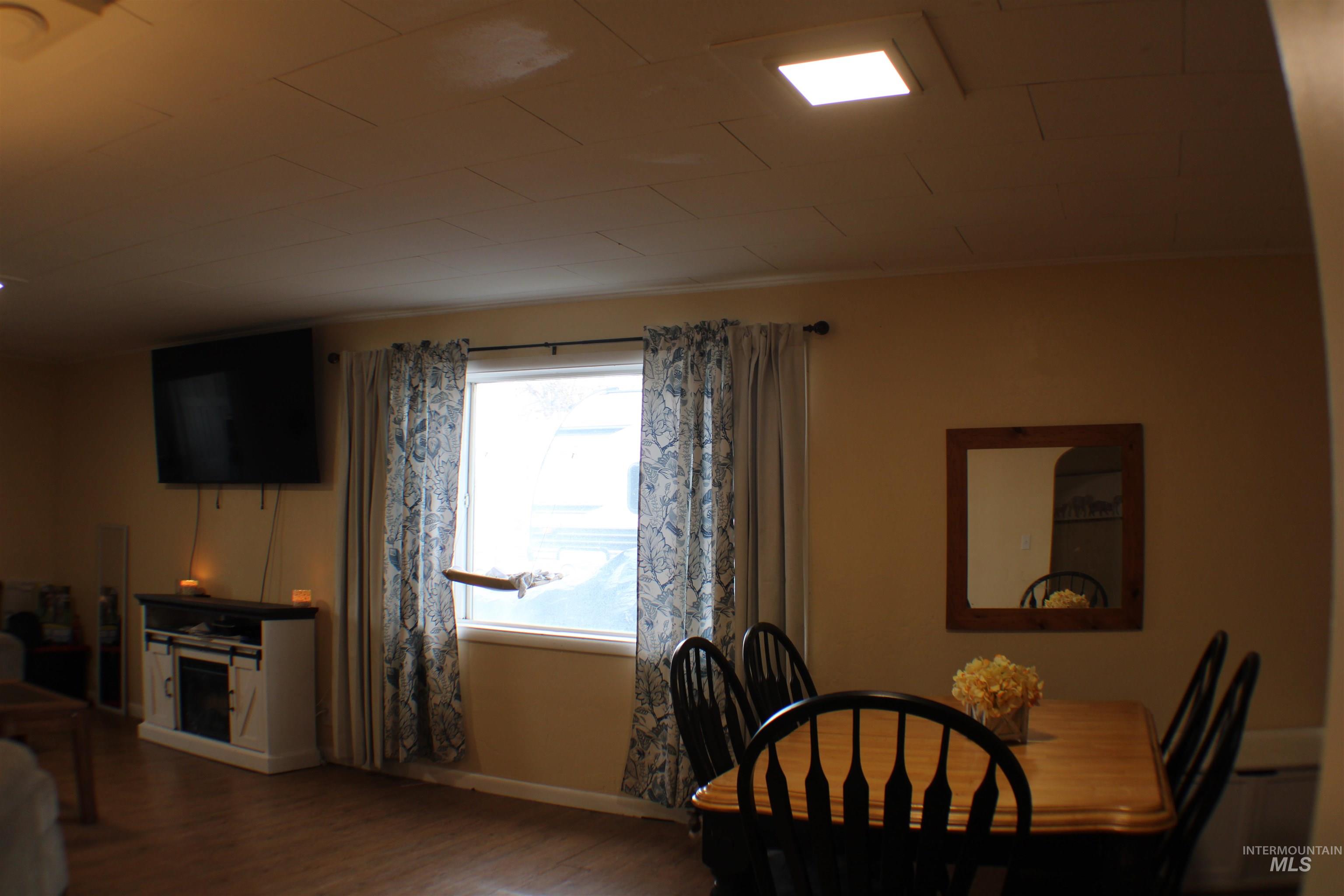 127 E Garfield Ave, Glenns Ferry, Idaho 83623, 4 Bedrooms, 1 Bathroom, Residential For Sale, Price $290,000,MLS 98974311