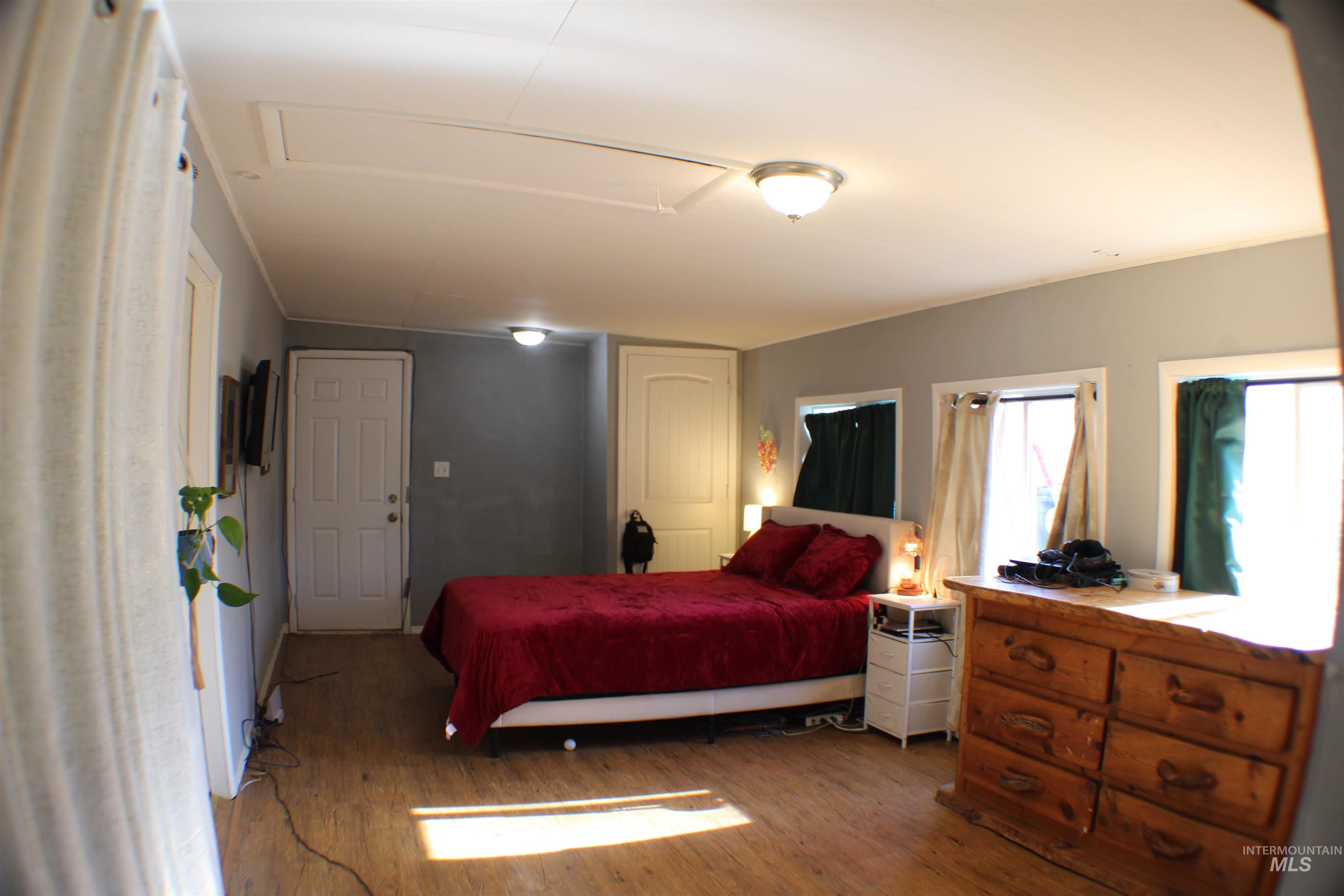 127 E Garfield Ave, Glenns Ferry, Idaho 83623, 4 Bedrooms, 1 Bathroom, Residential For Sale, Price $290,000,MLS 98974311