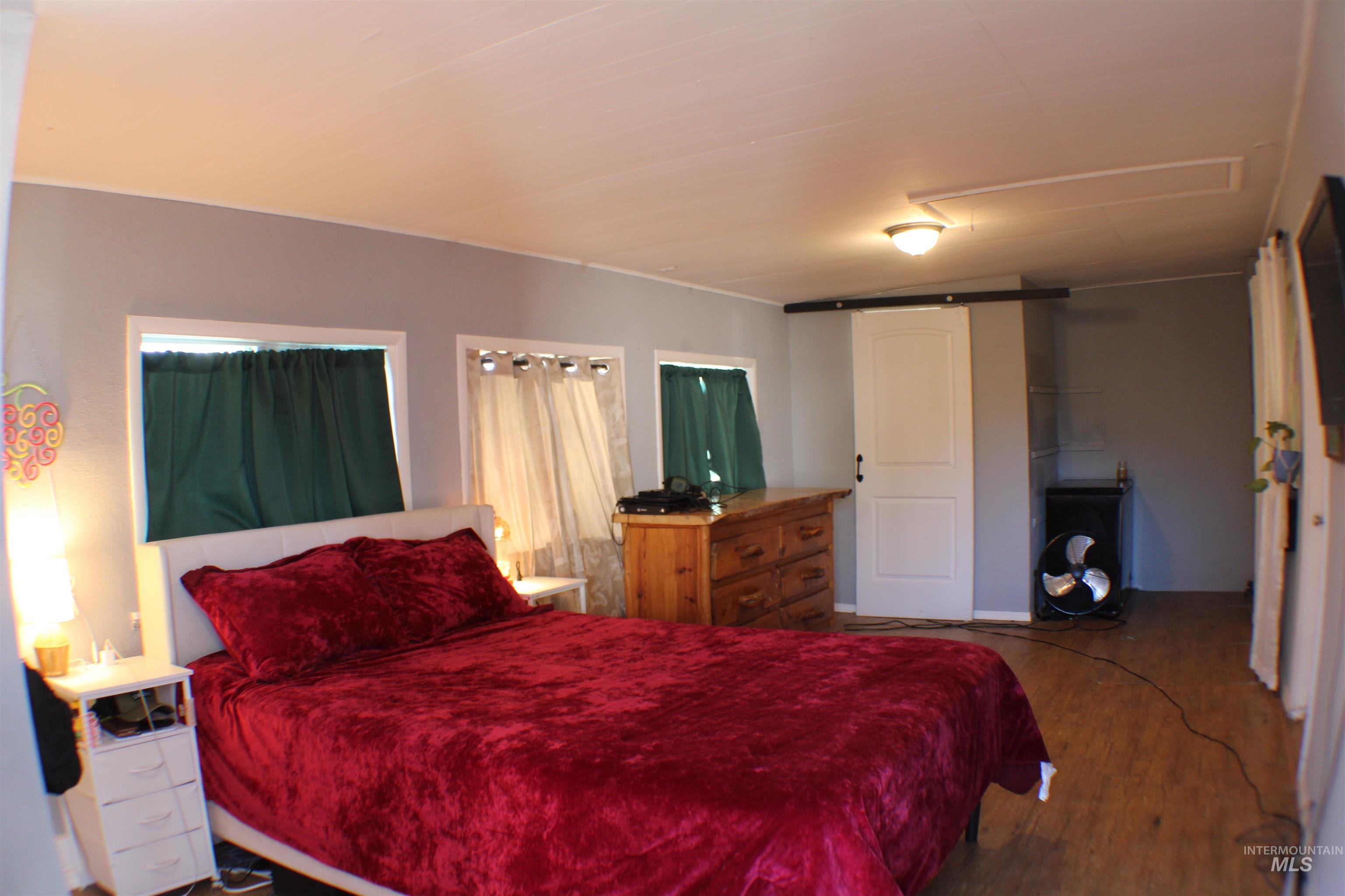 127 E Garfield Ave, Glenns Ferry, Idaho 83623, 4 Bedrooms, 1 Bathroom, Residential For Sale, Price $290,000,MLS 98974311