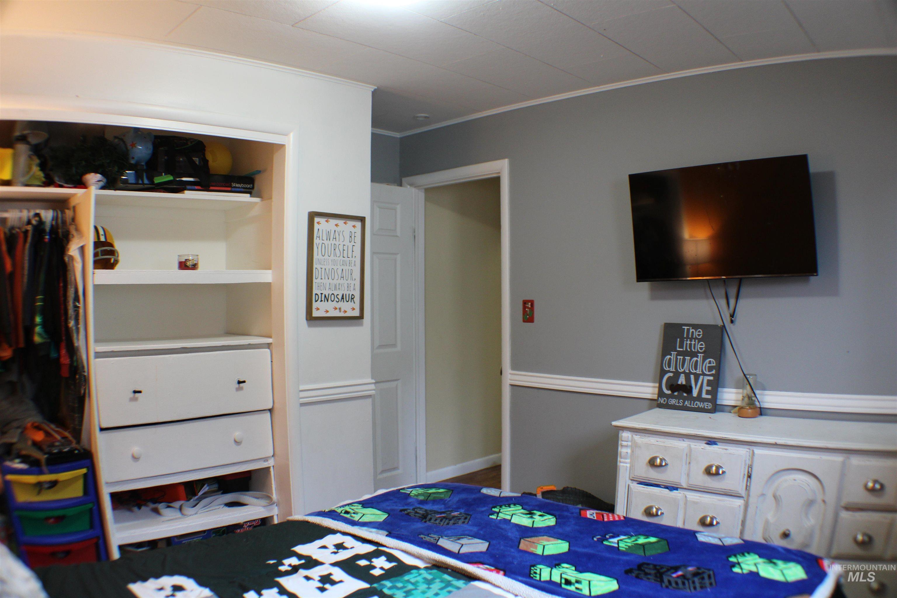 127 E Garfield Ave, Glenns Ferry, Idaho 83623, 4 Bedrooms, 1 Bathroom, Residential For Sale, Price $290,000,MLS 98974311