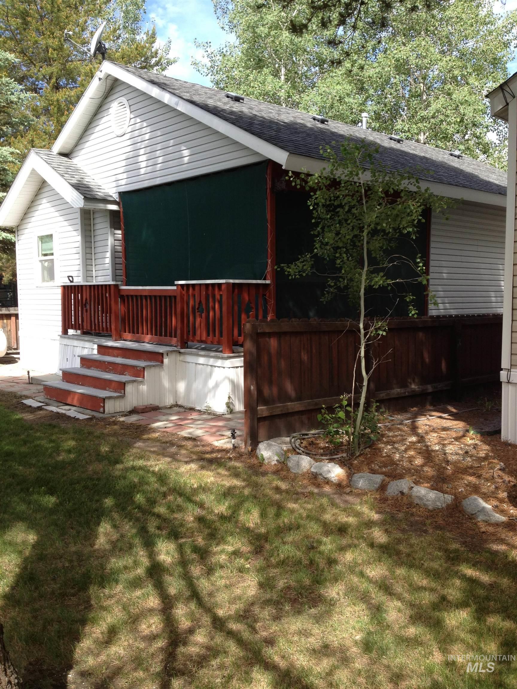 514 E13 Sawyer St, Cascade, Idaho 83611, 1 Bedroom, 1 Bathroom, Residential For Sale, Price $229,000,MLS 98974314