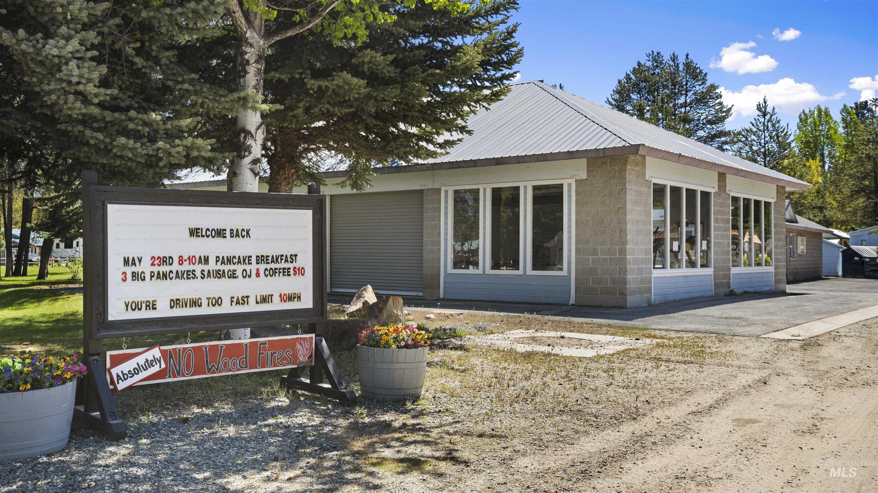 514 E13/14 Sawyer St., Cascade, Idaho 83611, 1 Bedroom, 1 Bathroom, Residential For Sale, Price $299,500,MLS 98974315