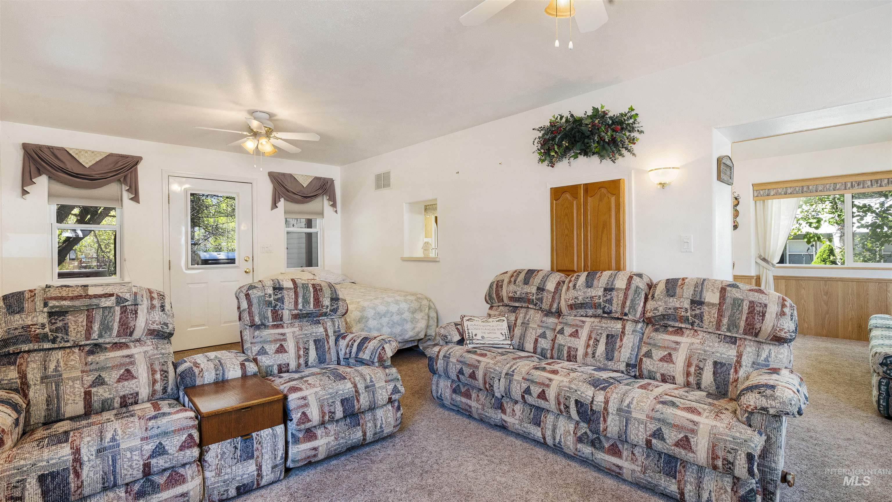 514 E13/14 Sawyer St., Cascade, Idaho 83611, 1 Bedroom, 1 Bathroom, Residential For Sale, Price $299,500,MLS 98974315