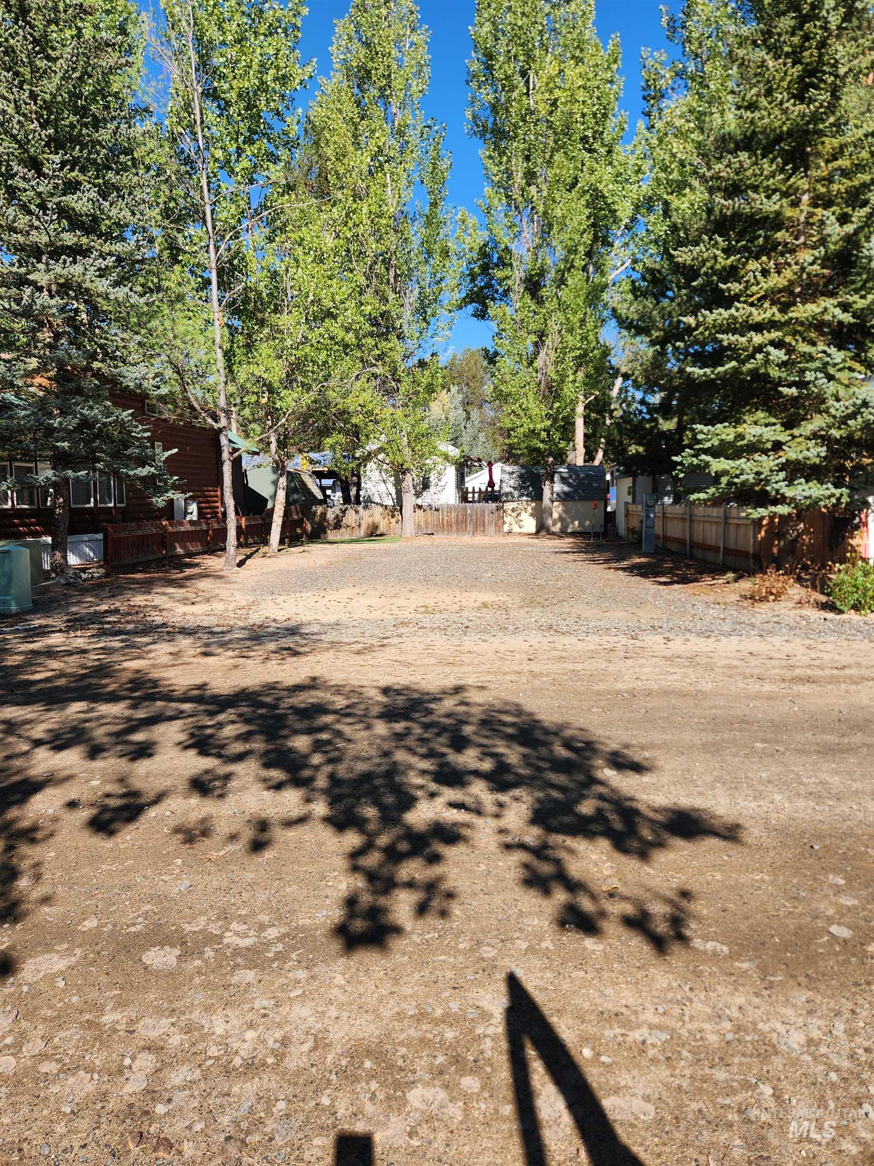 514 E13/14 Sawyer St., Cascade, Idaho 83611, 1 Bedroom, 1 Bathroom, Residential For Sale, Price $299,500,MLS 98974315