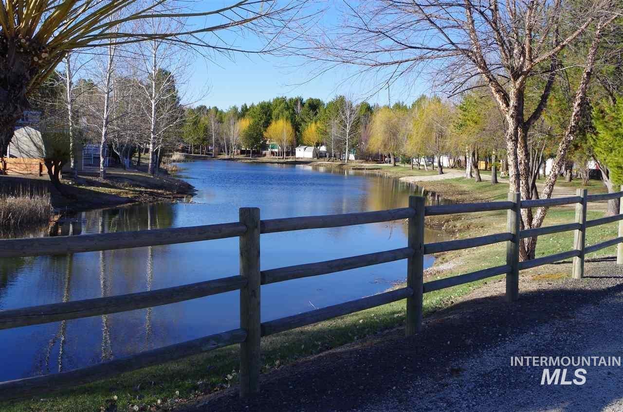 514 E13/14 Sawyer St., Cascade, Idaho 83611, 1 Bedroom, 1 Bathroom, Residential For Sale, Price $329,000,MLS 98974315