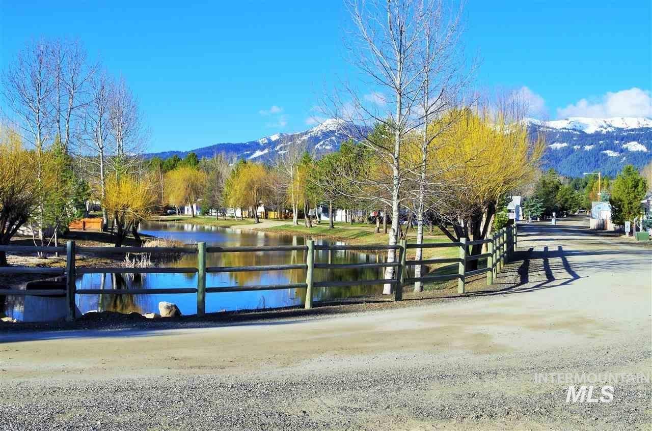 514 E13/14 Sawyer St., Cascade, Idaho 83611, 1 Bedroom, 1 Bathroom, Residential For Sale, Price $329,000,MLS 98974315
