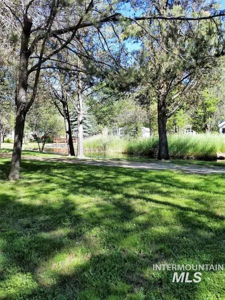 514 E13/14 Sawyer St., Cascade, Idaho 83611, 1 Bedroom, 1 Bathroom, Residential For Sale, Price $329,000,MLS 98974315