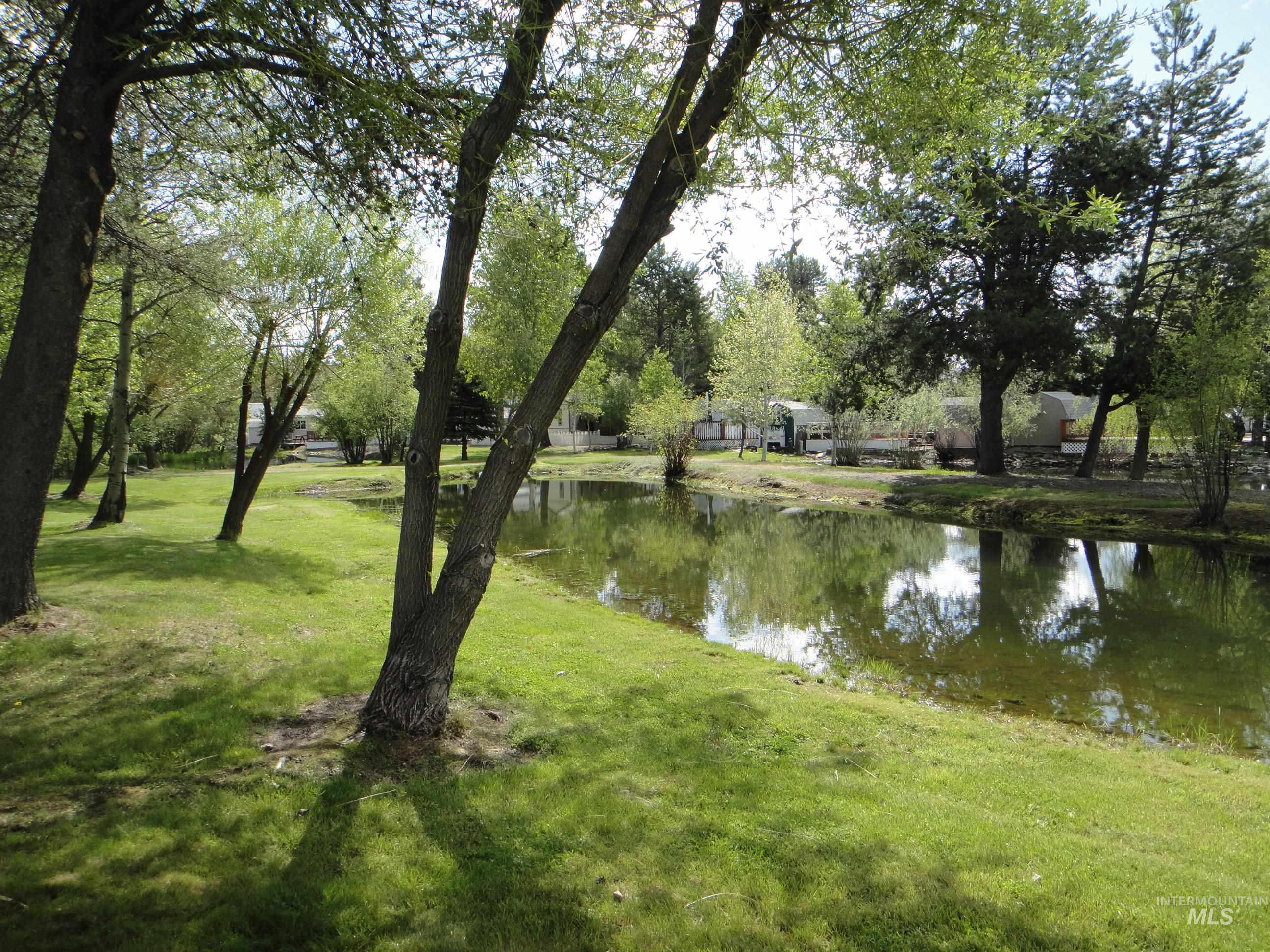 514 E13/14 Sawyer St., Cascade, Idaho 83611, 1 Bedroom, 1 Bathroom, Residential For Sale, Price $329,000,MLS 98974315