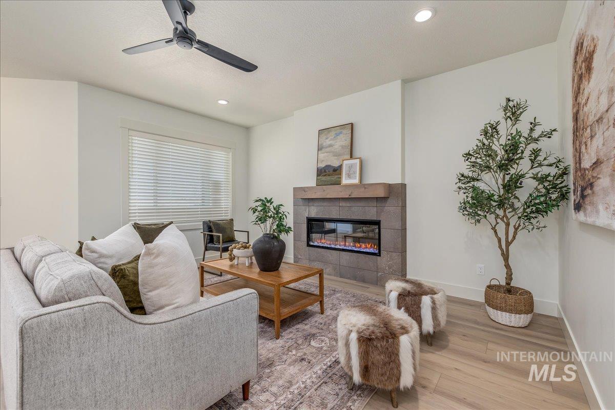 475 E Chevy Dr, Boise, Idaho 83716, 3 Bedrooms, 2 Bathrooms, Residential For Sale, Price $460,000,MLS 98974318