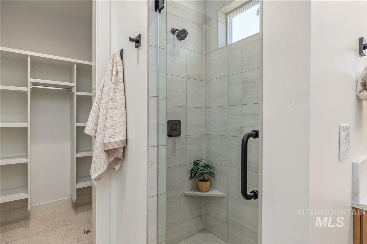475 E Chevy Dr, Boise, Idaho 83716, 3 Bedrooms, 2 Bathrooms, Residential For Sale, Price $460,000,MLS 98974318