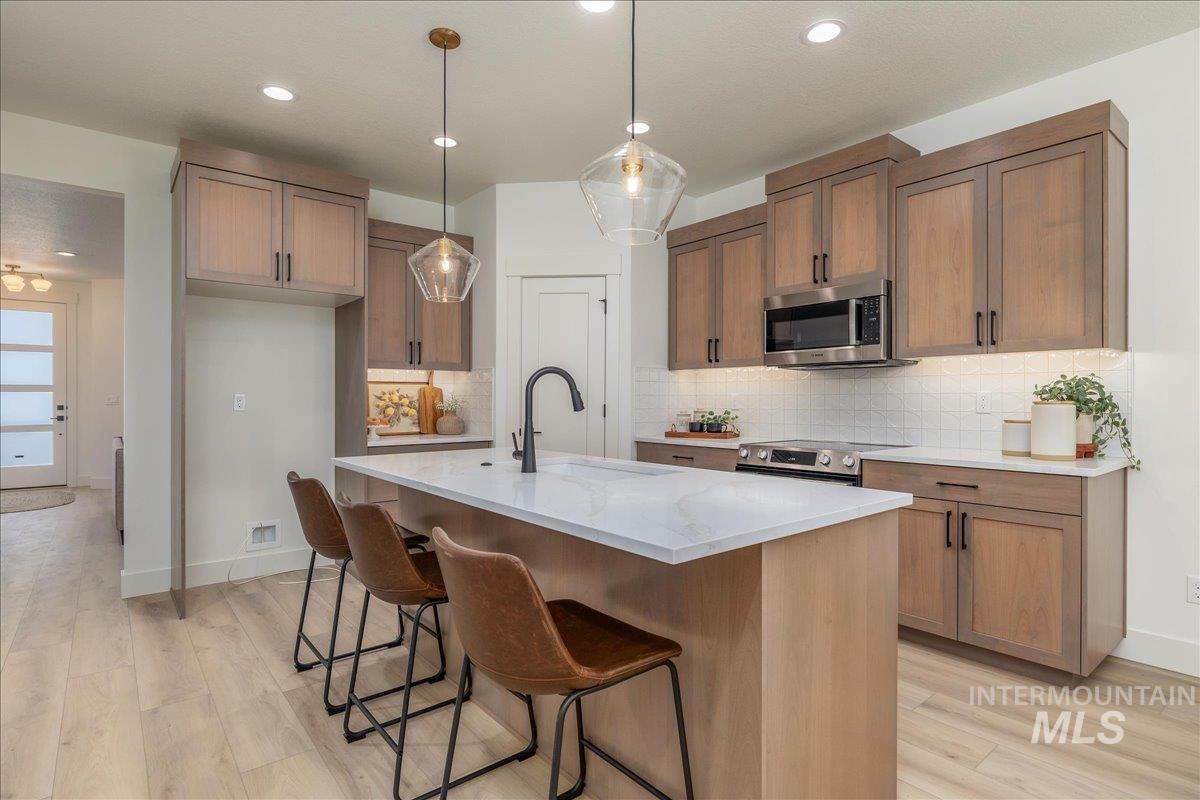 475 E Chevy Dr, Boise, Idaho 83716, 3 Bedrooms, 2 Bathrooms, Residential For Sale, Price $460,000,MLS 98974318