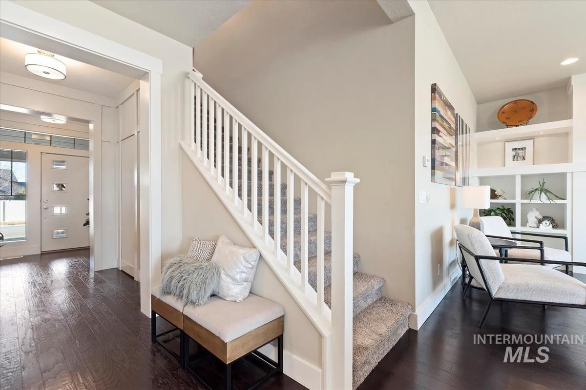 8014 S Bogus Ridge Way, Boise, Idaho 83716, 4 Bedrooms, 2.5 Bathrooms, Residential For Sale, Price $765,000,MLS 98974320