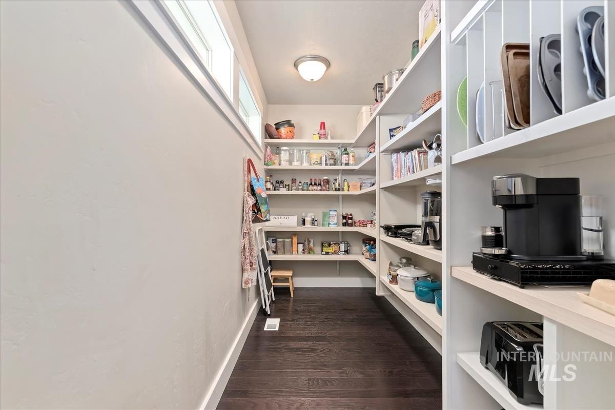 8014 S Bogus Ridge Way, Boise, Idaho 83716, 4 Bedrooms, 2.5 Bathrooms, Residential For Sale, Price $765,000,MLS 98974320