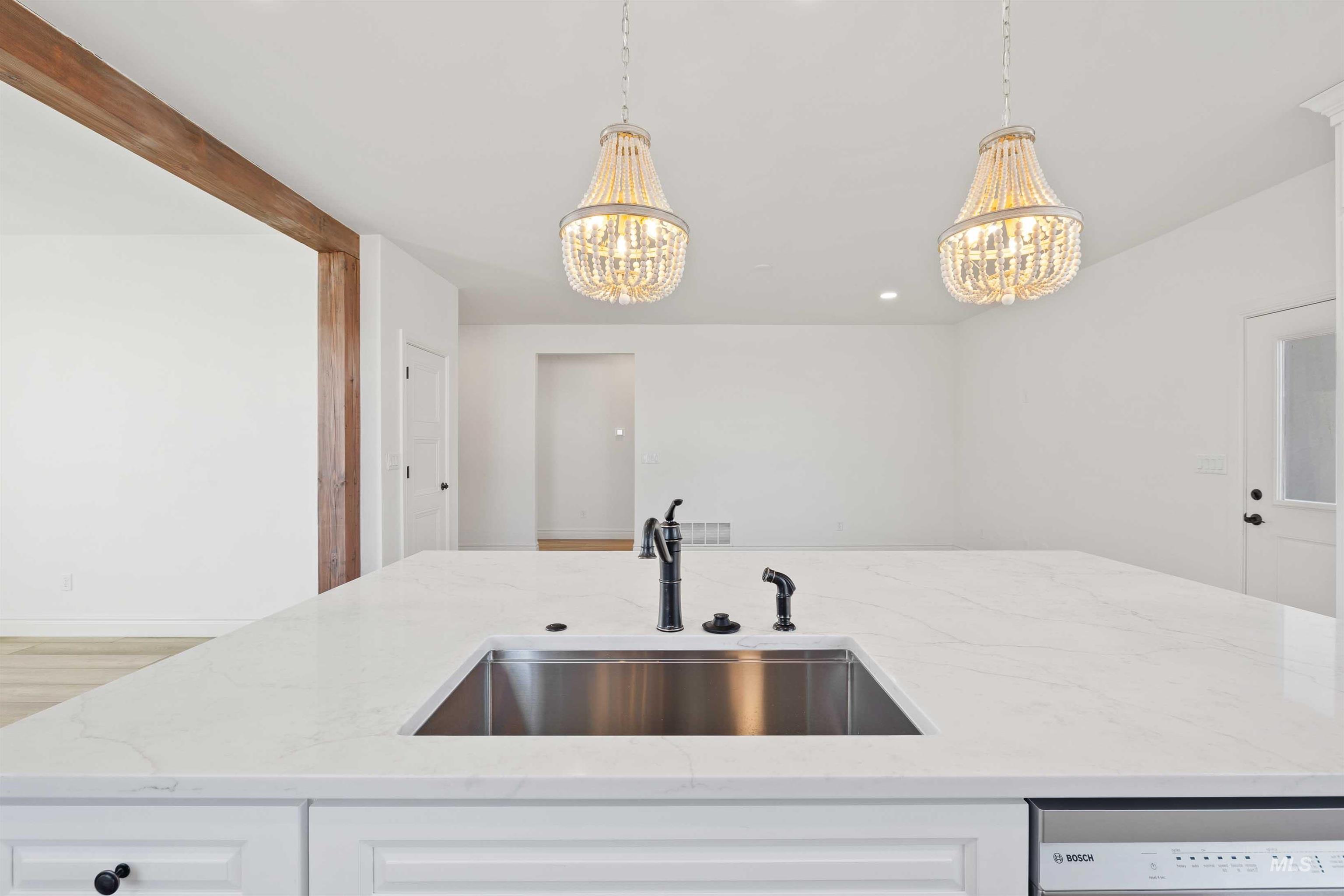 866 Quartz, Kimberly, Idaho 83341-2007, 4 Bedrooms, 3.5 Bathrooms, Residential For Sale, Price $700,000,MLS 98974321