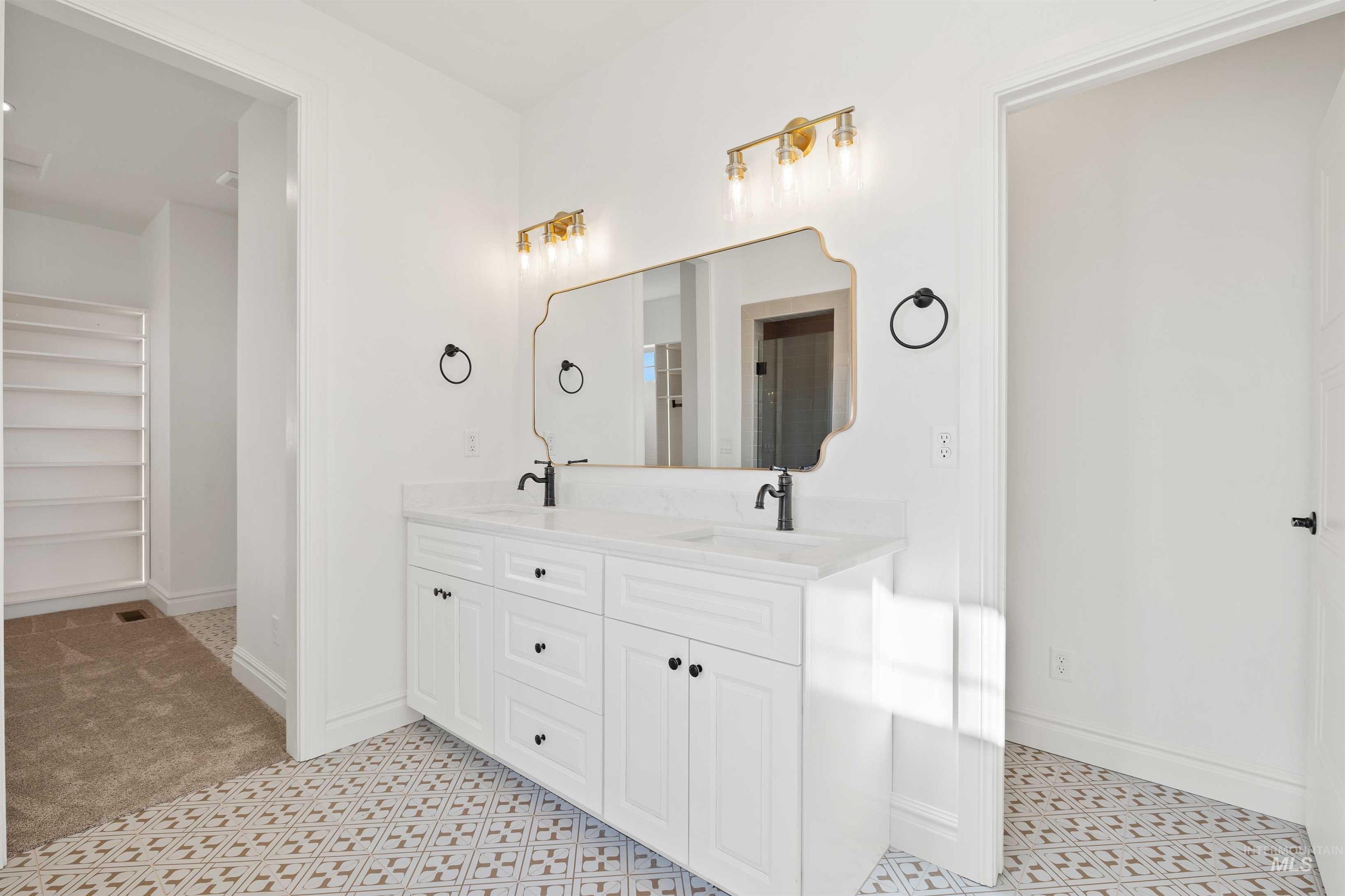 866 Quartz, Kimberly, Idaho 83341-2007, 4 Bedrooms, 3.5 Bathrooms, Residential For Sale, Price $700,000,MLS 98974321