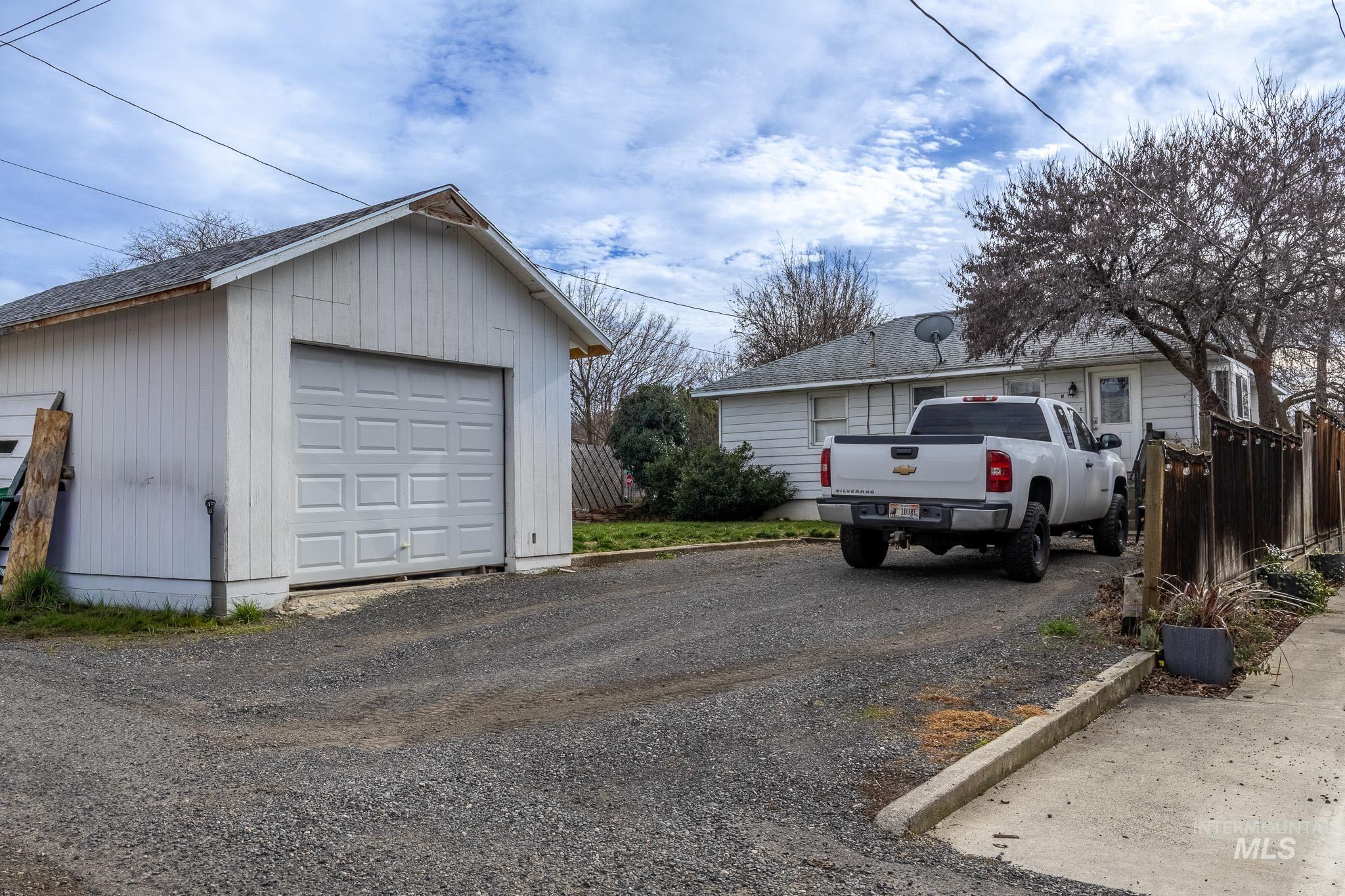 112 W 18th Ave, Lewiston, Idaho 83501, 4 Bedrooms, 2 Bathrooms, Residential For Sale, Price $340,000,MLS 98974322