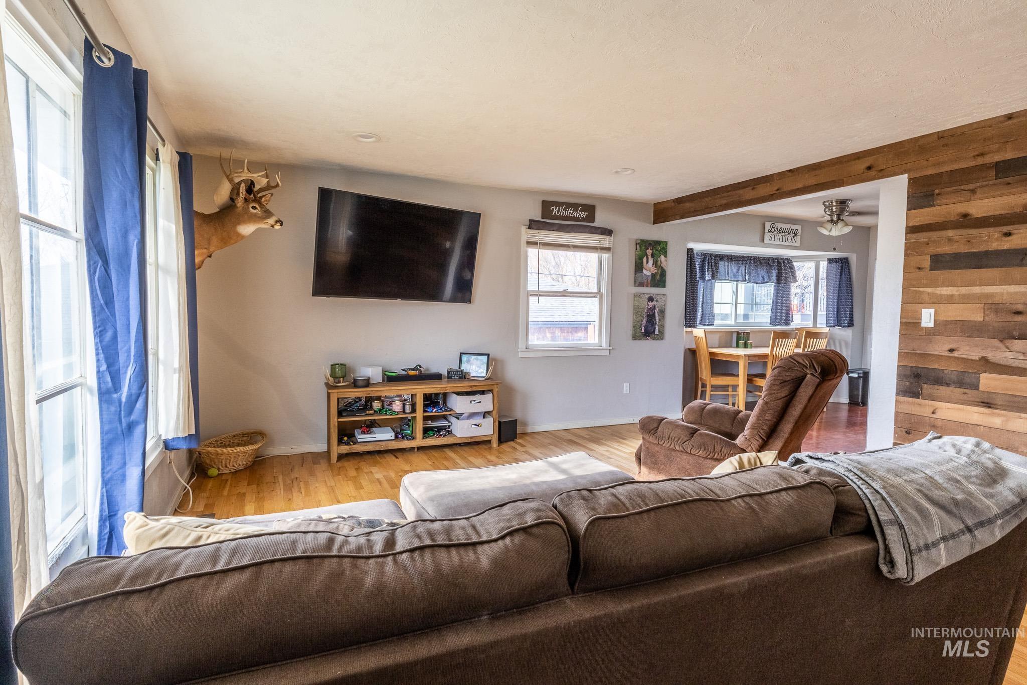 112 W 18th Ave, Lewiston, Idaho 83501, 4 Bedrooms, 2 Bathrooms, Residential For Sale, Price $340,000,MLS 98974322