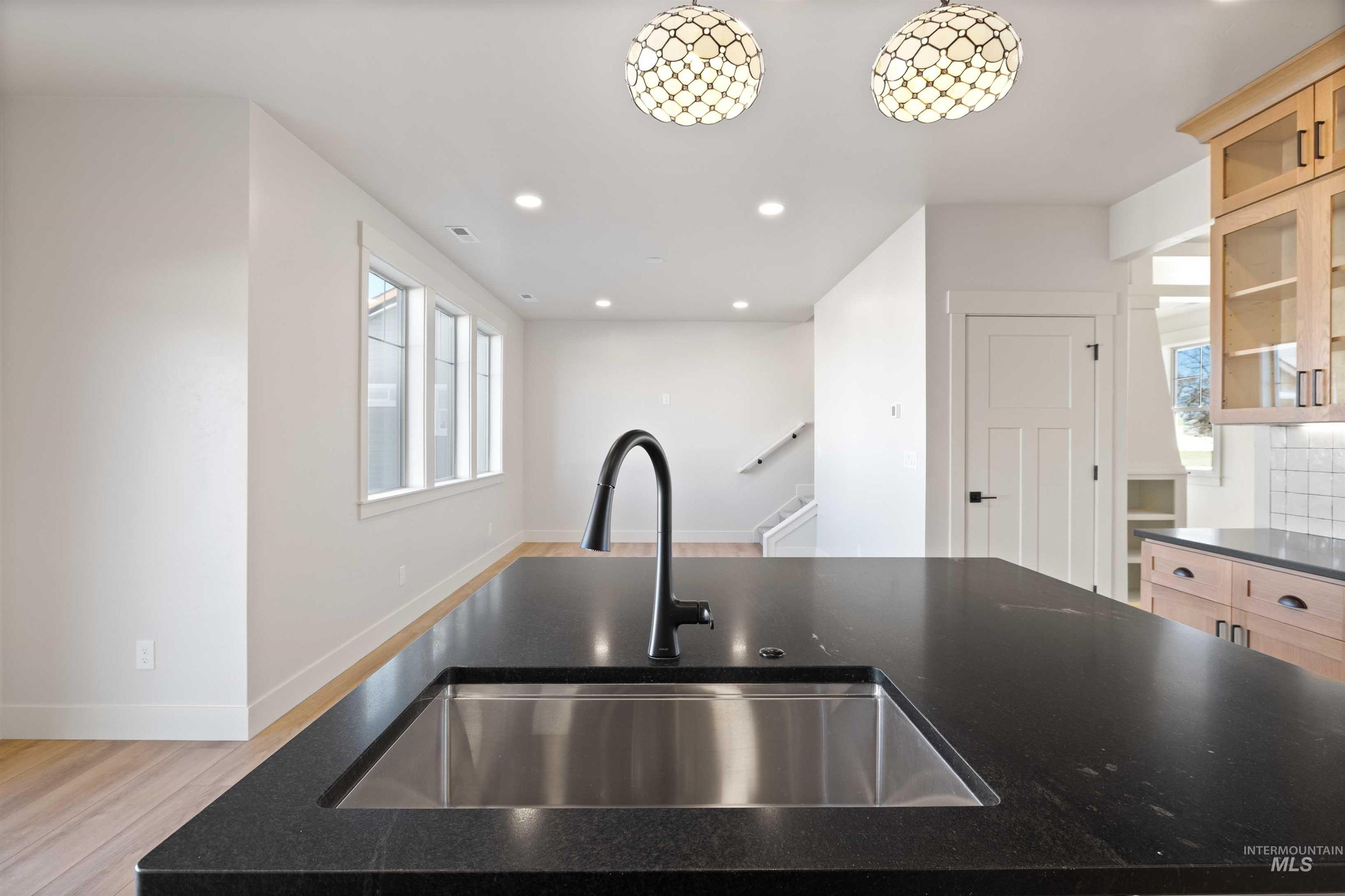 918 Quartz, Kimberly, Idaho 83341-2057, 3 Bedrooms, 2.5 Bathrooms, Residential For Sale, Price $559,900,MLS 98974323