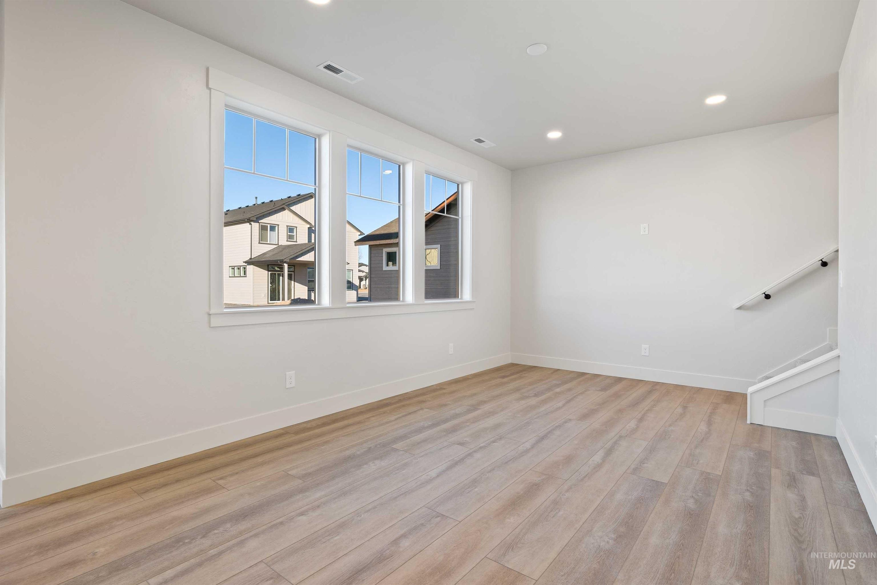 918 Quartz, Kimberly, Idaho 83341-2057, 3 Bedrooms, 2.5 Bathrooms, Residential For Sale, Price $559,900,MLS 98974323