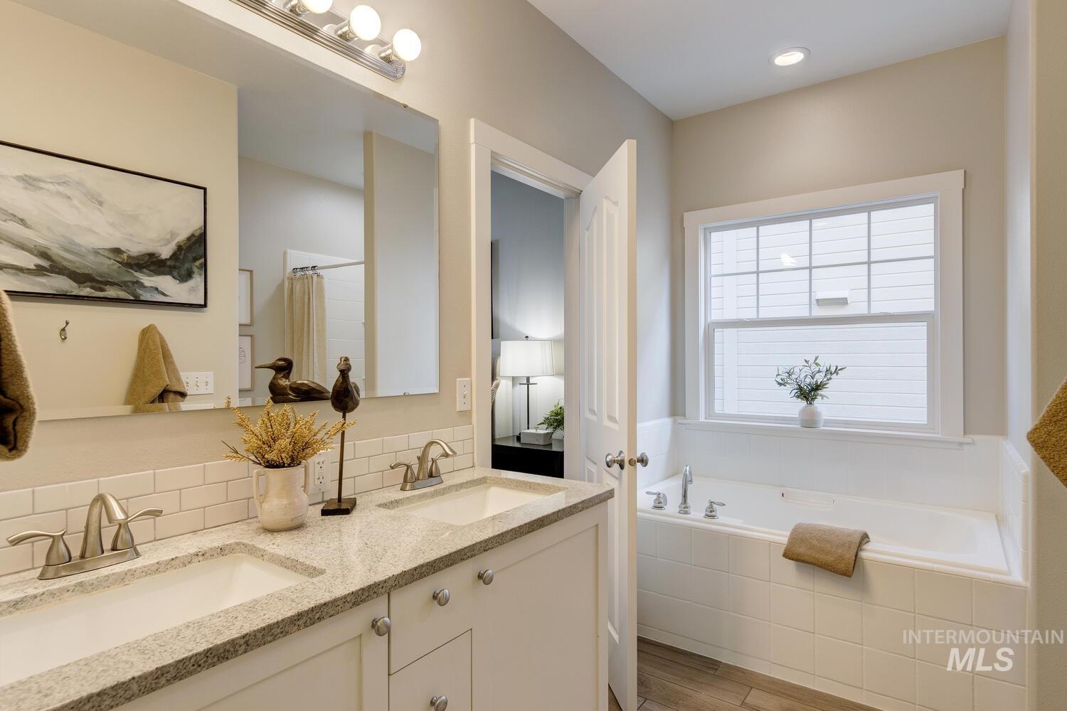 5572 W School Ridge Rd, Boise, Idaho 83714, 5 Bedrooms, 3.5 Bathrooms, Residential For Sale, Price $699,000,MLS 98974324