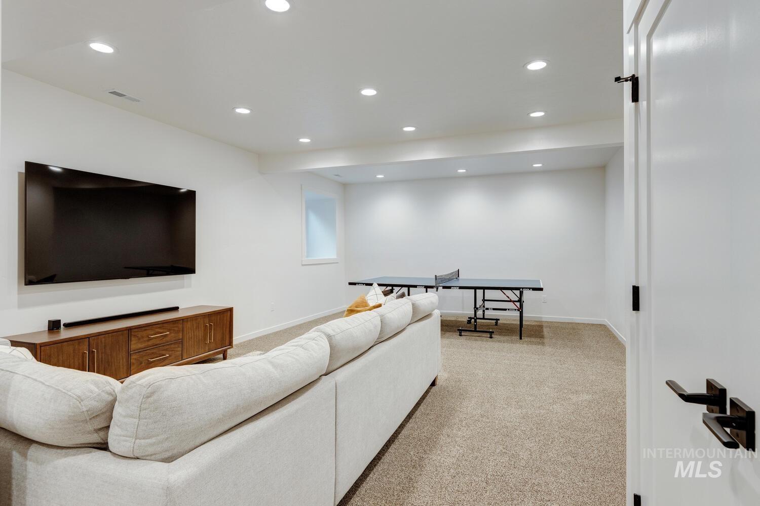 5572 W School Ridge Rd, Boise, Idaho 83714, 5 Bedrooms, 3.5 Bathrooms, Residential For Sale, Price $699,000,MLS 98974324