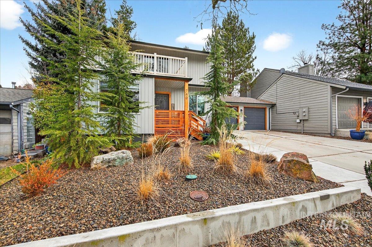 760 N Meaghan Pl, Boise, Idaho 83712-6611, 6 Bedrooms, 4 Bathrooms, Residential For Sale, Price $850,000,MLS 98974331